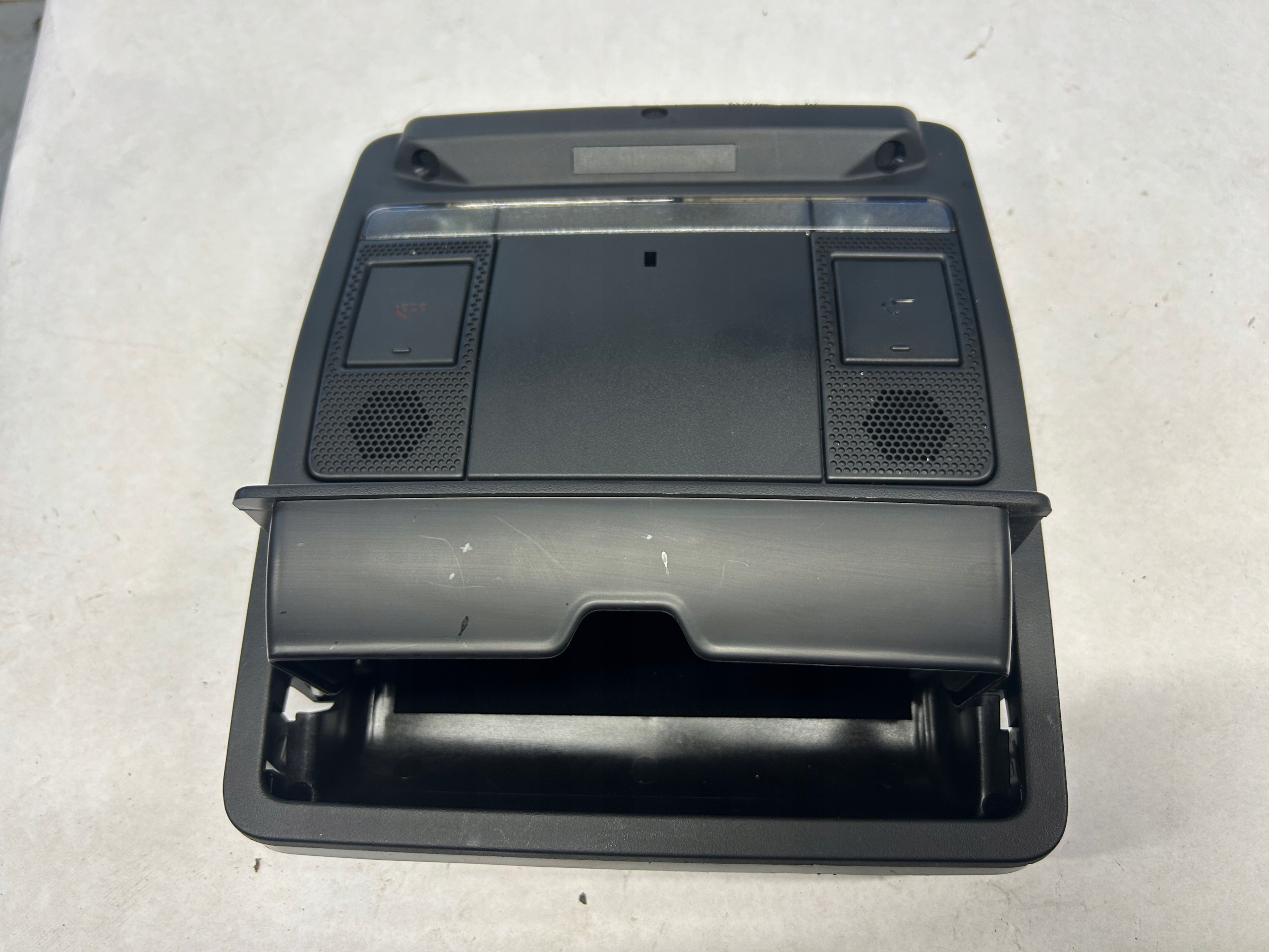 JAGUAR XE light OSWIETLENIE cabs HJ32-519A58-A