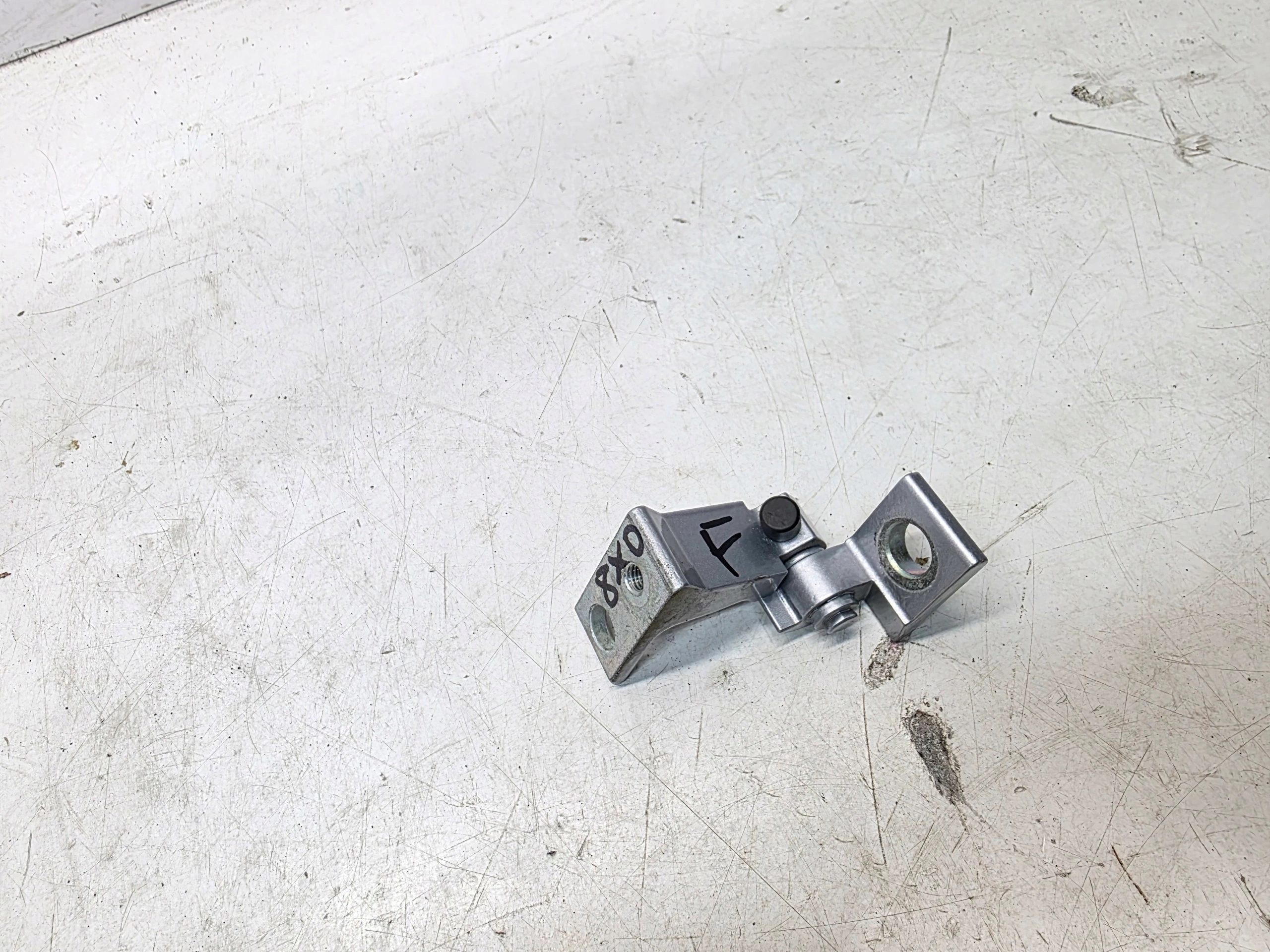 hinge door right AUDI A1 8X Q3 8U A3 8V Q4 E-TRON 8X0831404F