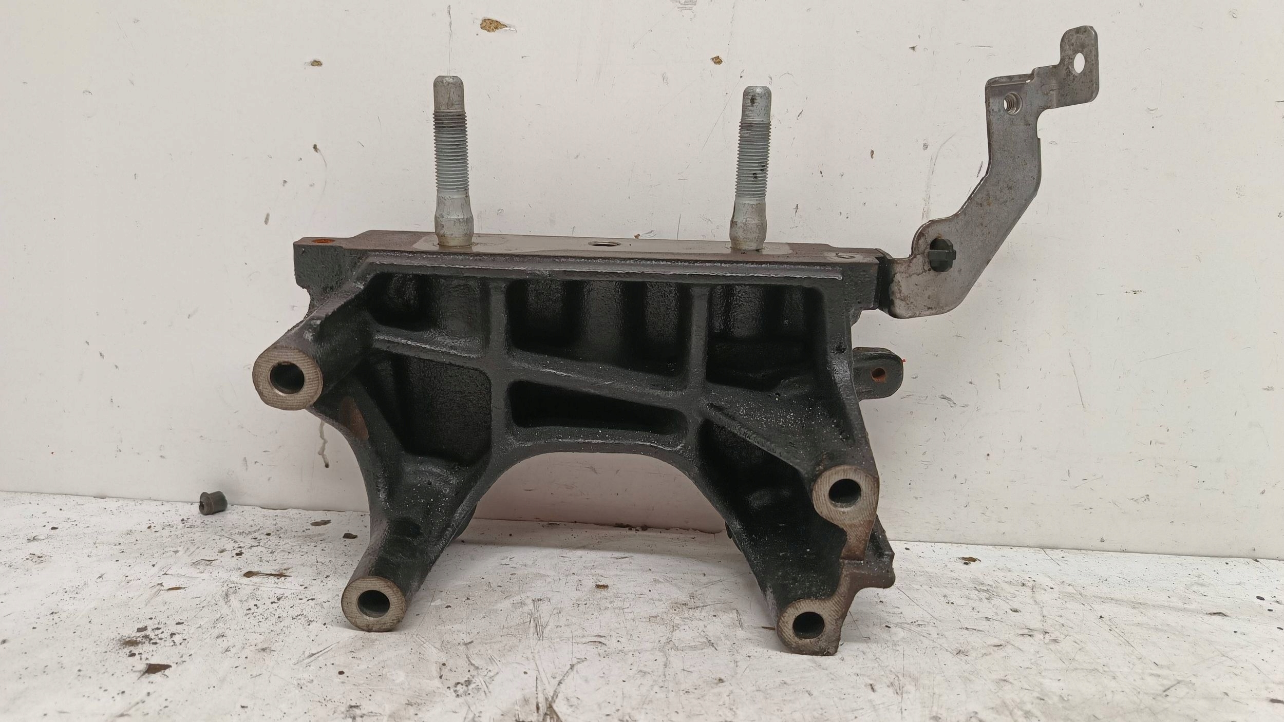 HYUNDAI I30 III Support Support plaque Moteur G4FE 1,6 CRDI 2017