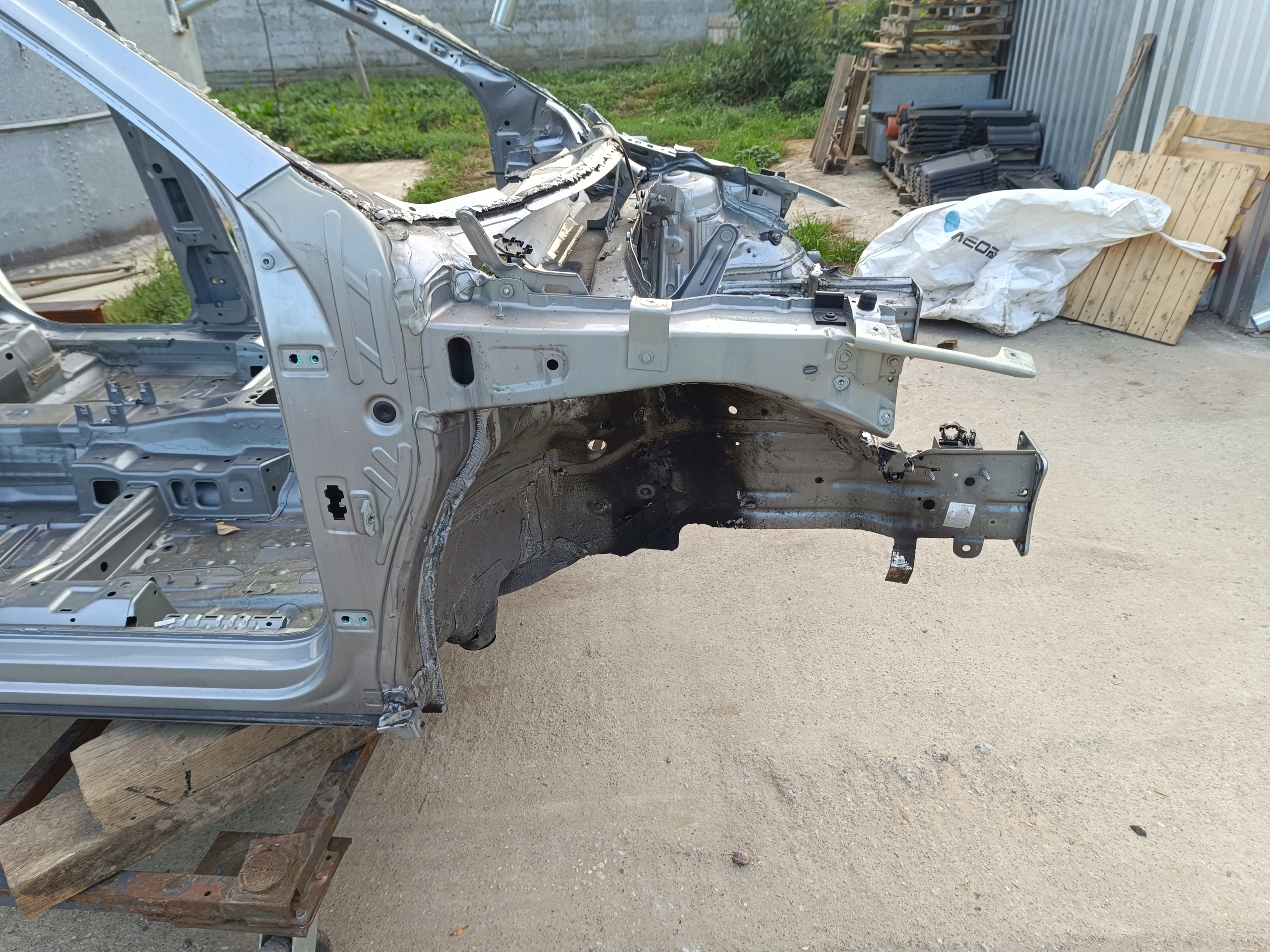 VW TIGUAN ALLSPACE022r 1.5 TSI10kw ЧЕТВЕРТИНА ПРАВА ПЕРЕД КОЛІР: Lb7s