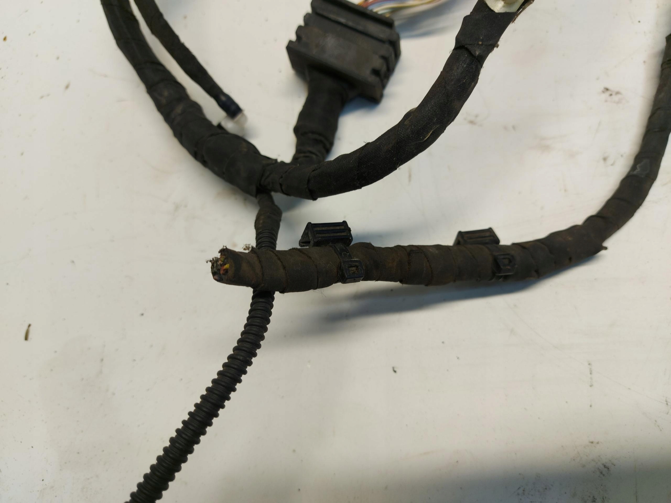 Audi A8 D4 4H 2012 bundle wiring komory of the engine left front 3.0 tdi