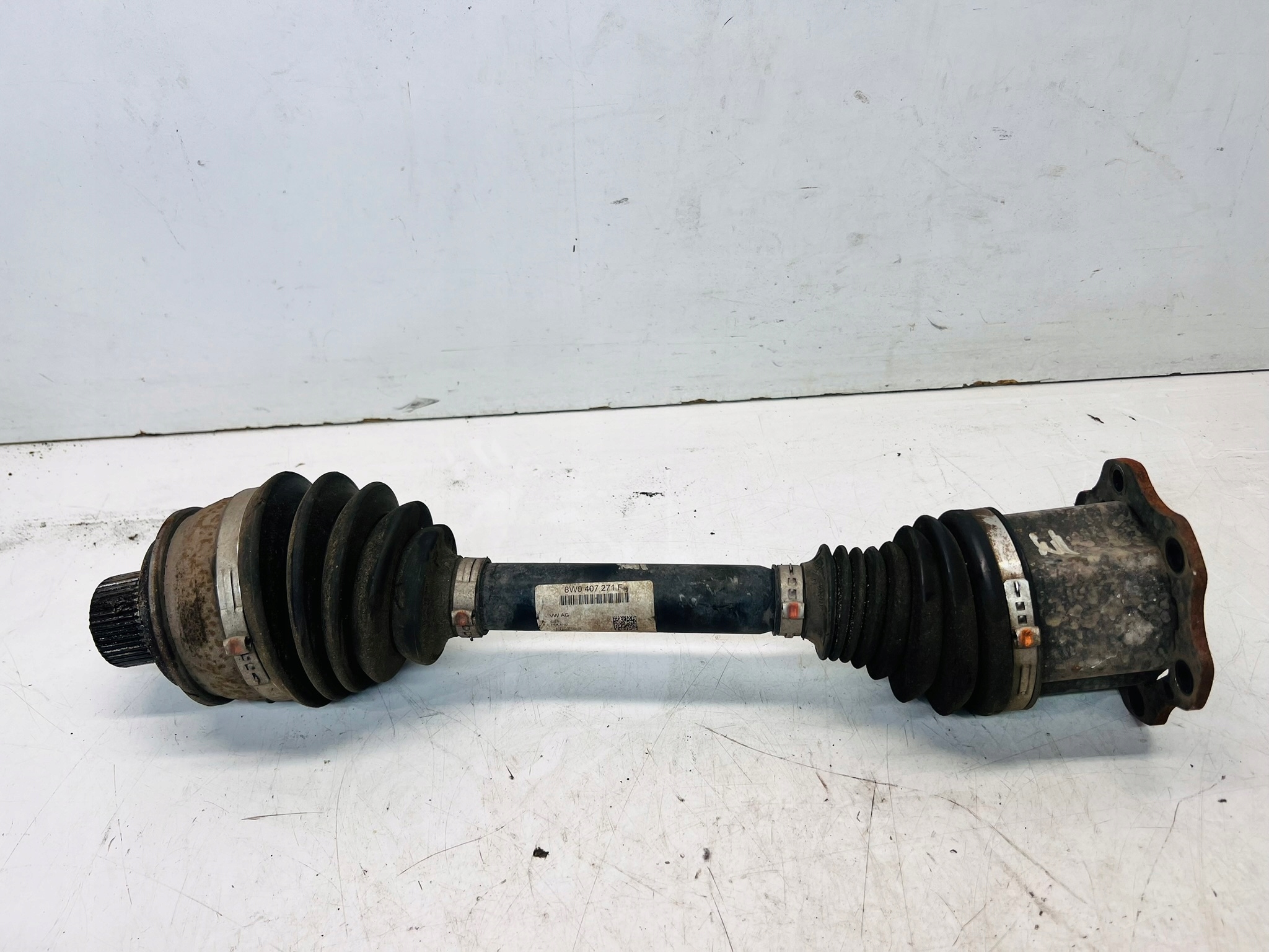Antriebswelle links oder rechts vorne AUDI A4 B9 A5 8W0407271F