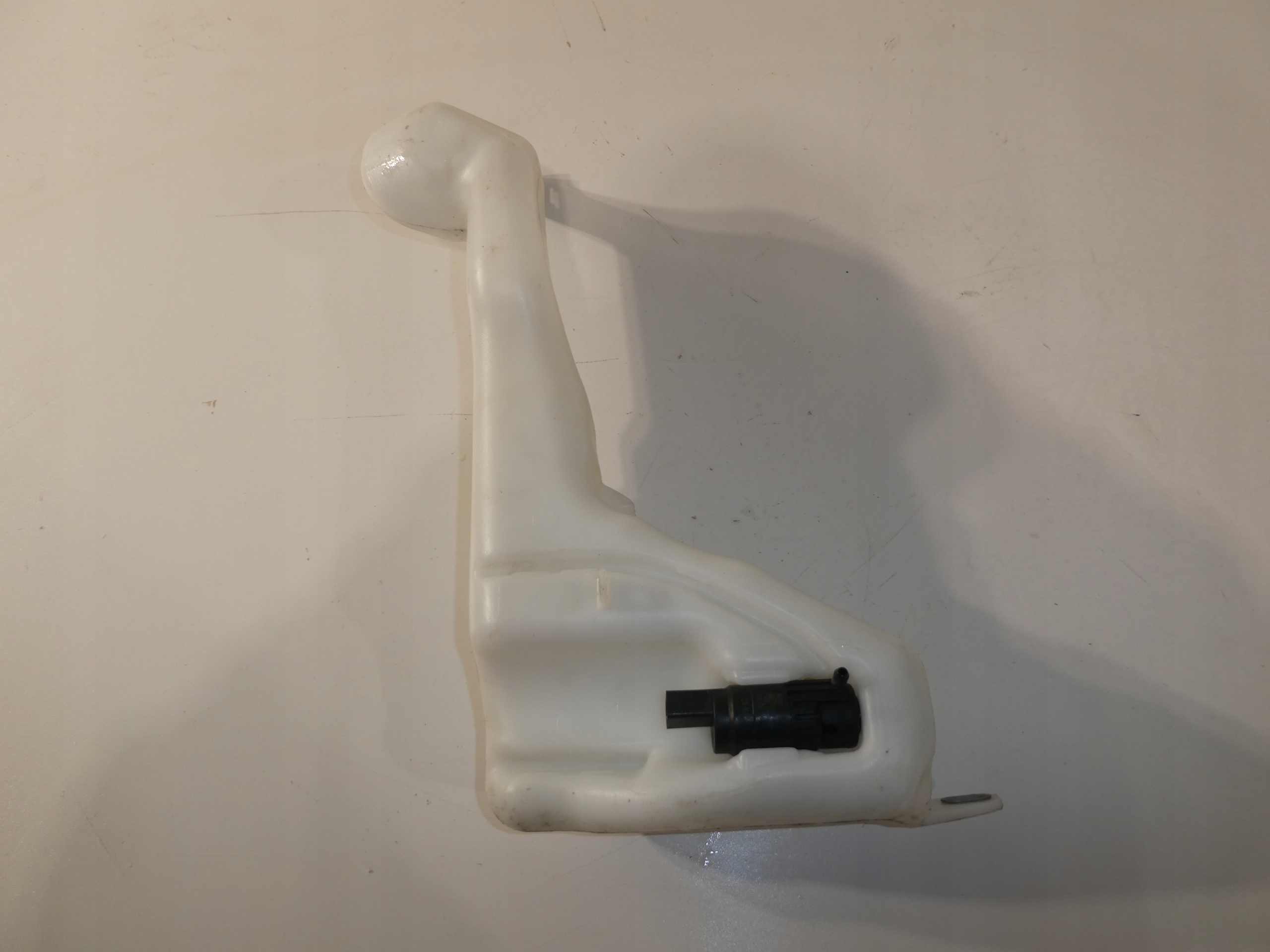 washer fluid tank VW AMAROK 2H0955453D