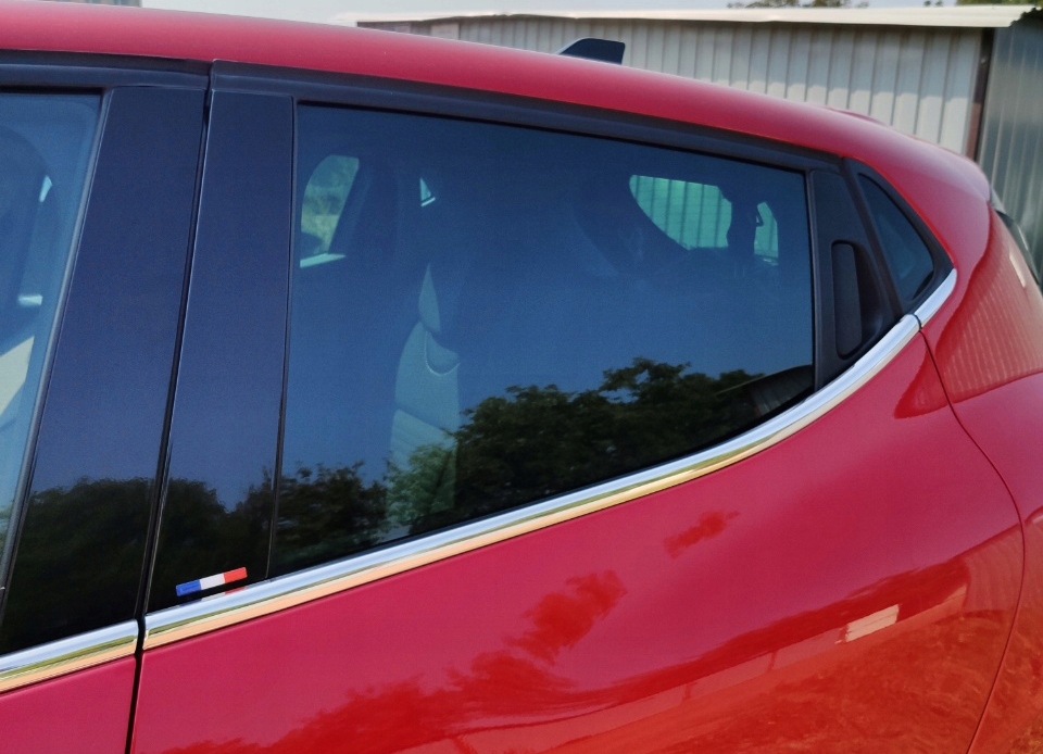 LISTWY ZGARNIAJĄCE CHROM RENAULT CLIO IV HATCHBACK EAN (GTIN) 5906093809788