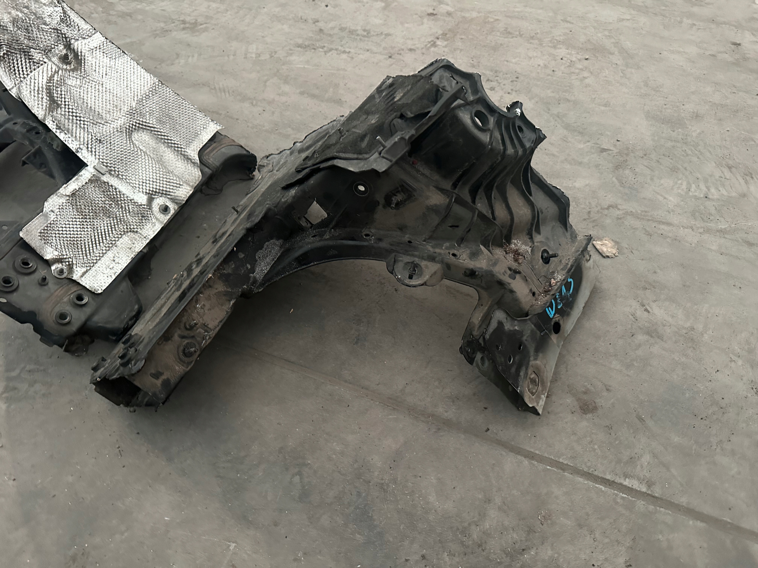 MERCEDES W213 čtvrtka čtvrtka pravá levá