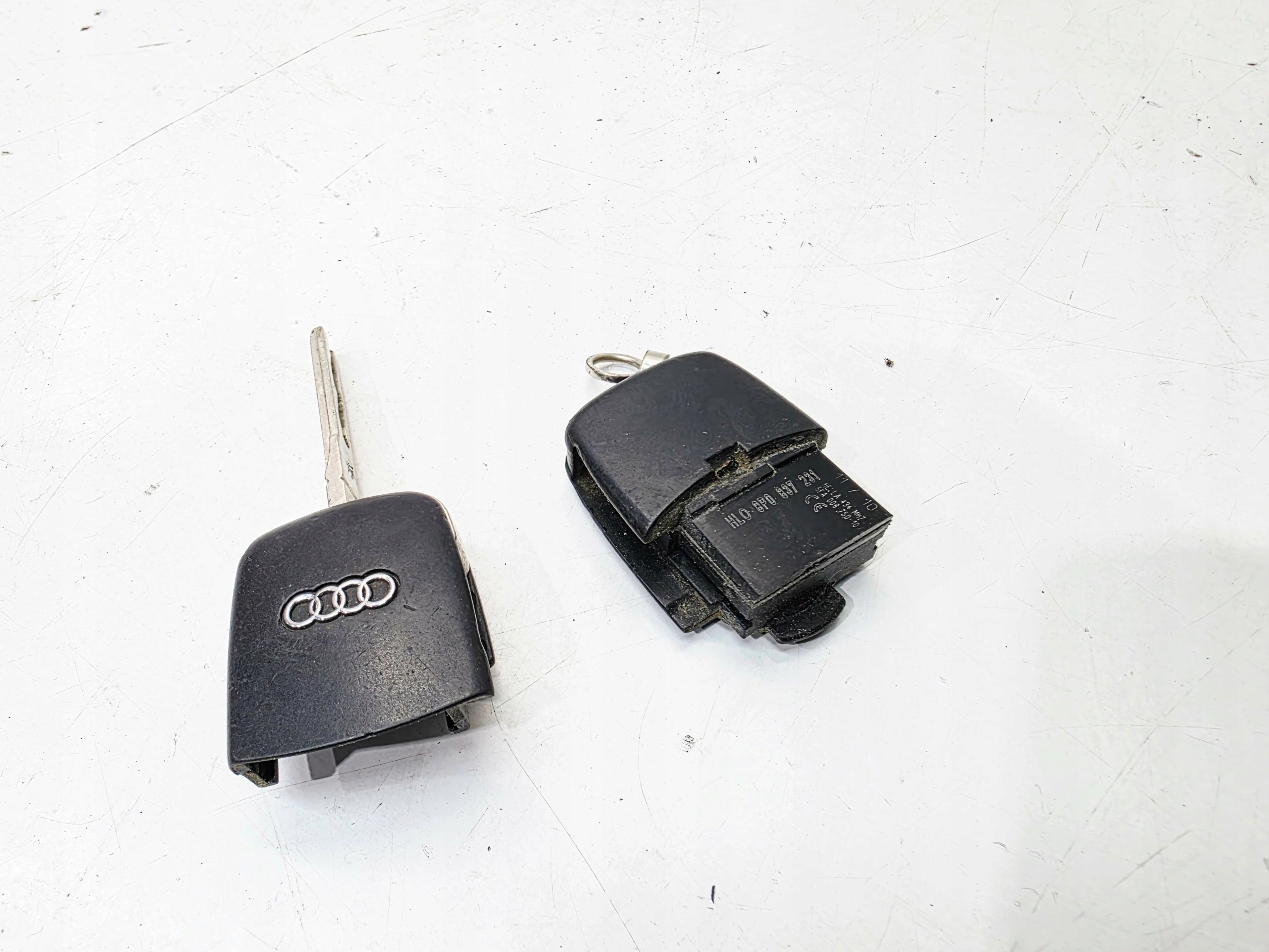 key PILOT SCYZORYK AUDI A3 8P 8P0837231 434MHZ