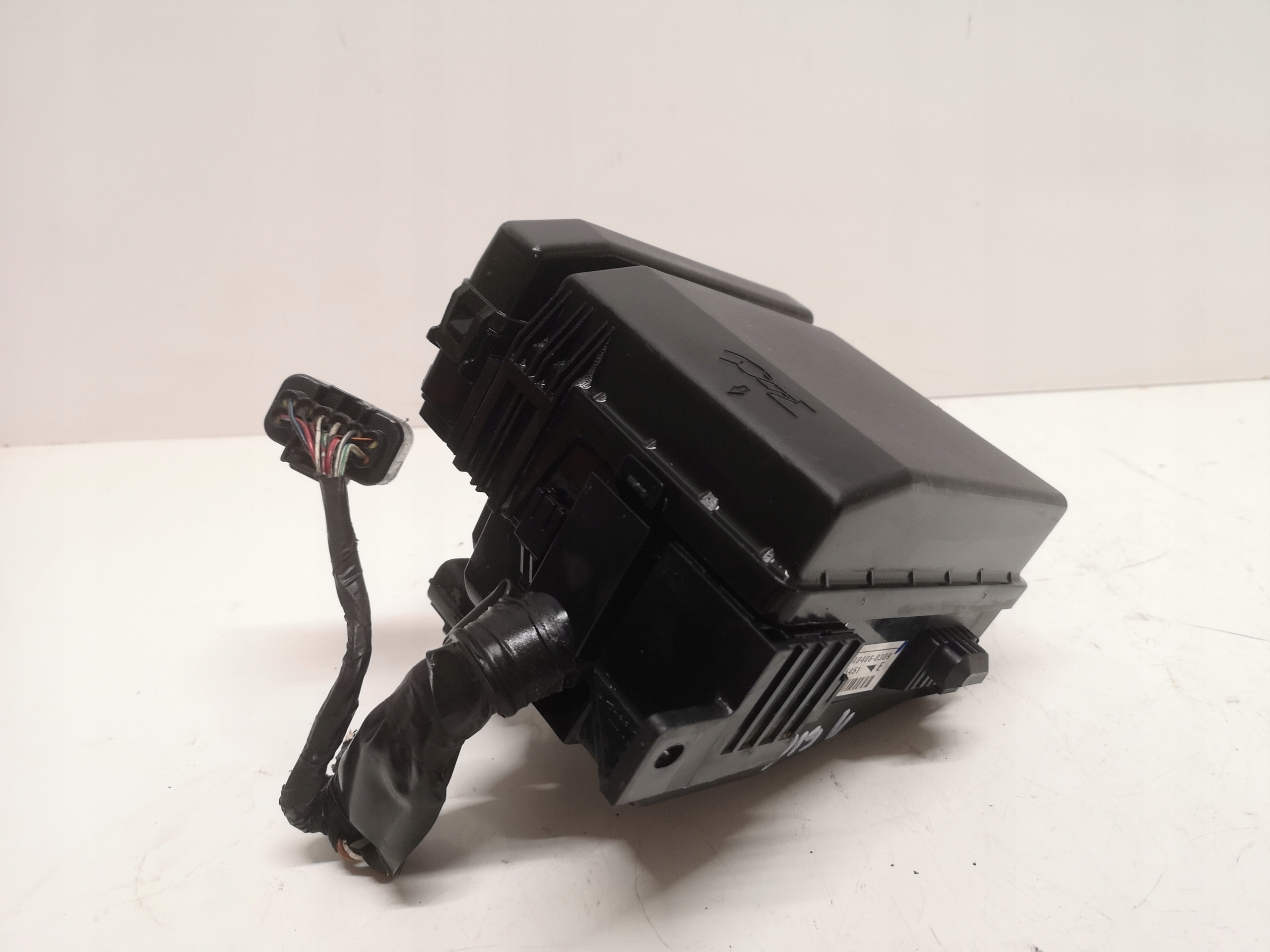 MITSUBISHI GRANDIS 2.4 03- SKRZYNKA BEZPIECZNIKÓW