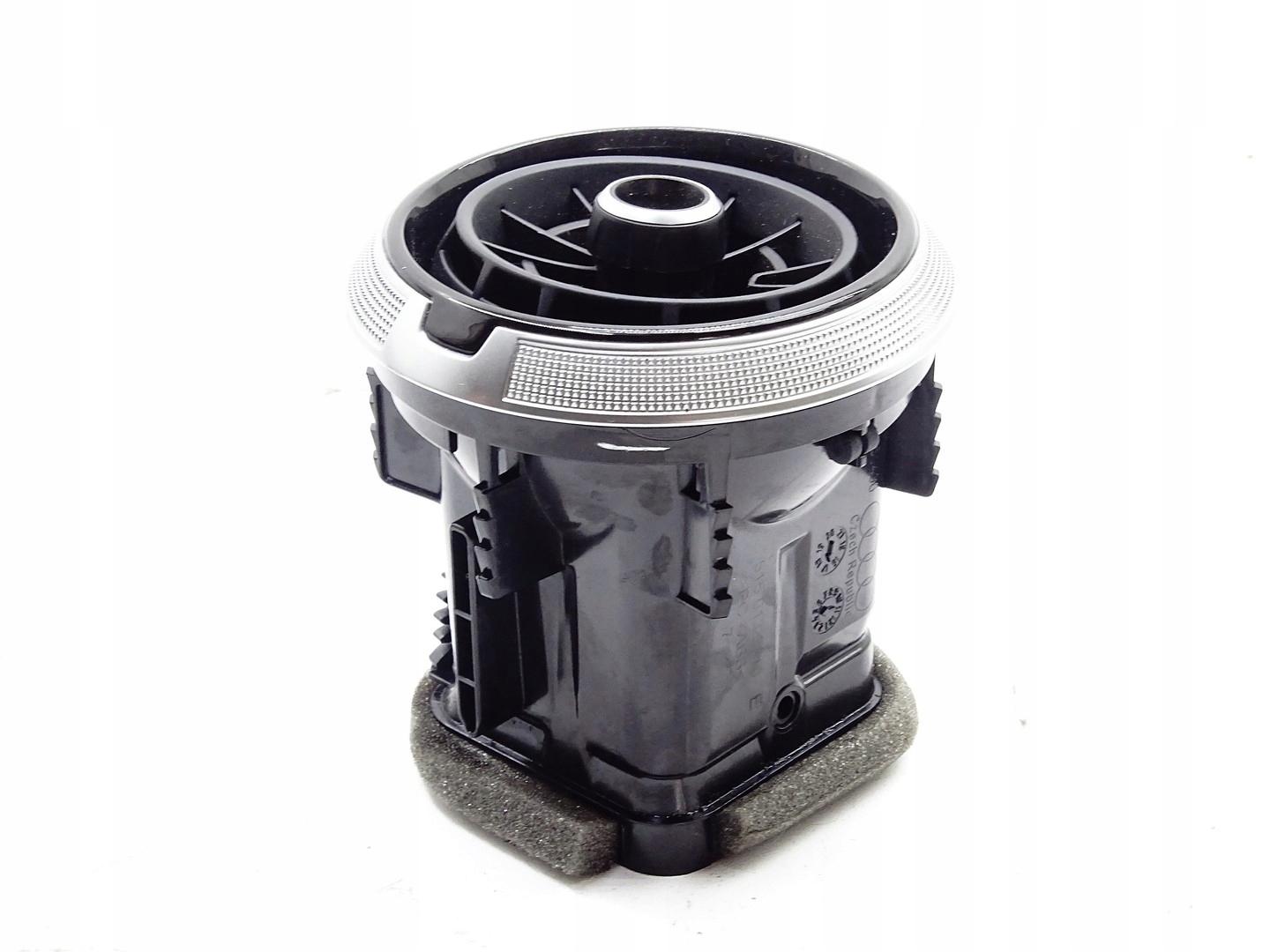 grid air conditioning devices of the dashboard consoles front front AUDI A3 8V 81A820901B