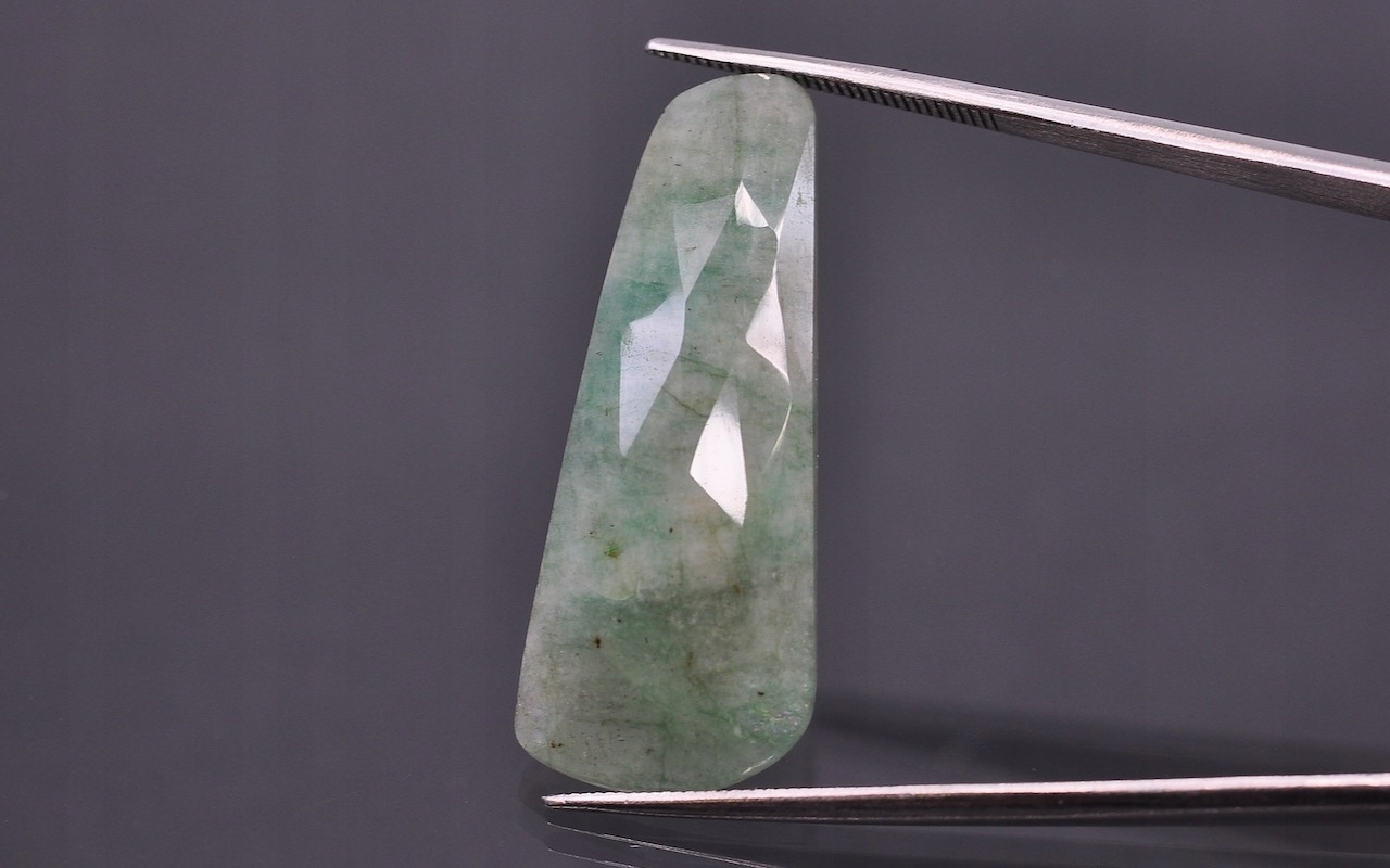 Smaragd fasetovaná nepravidelná rozeta 32,5x13 mm