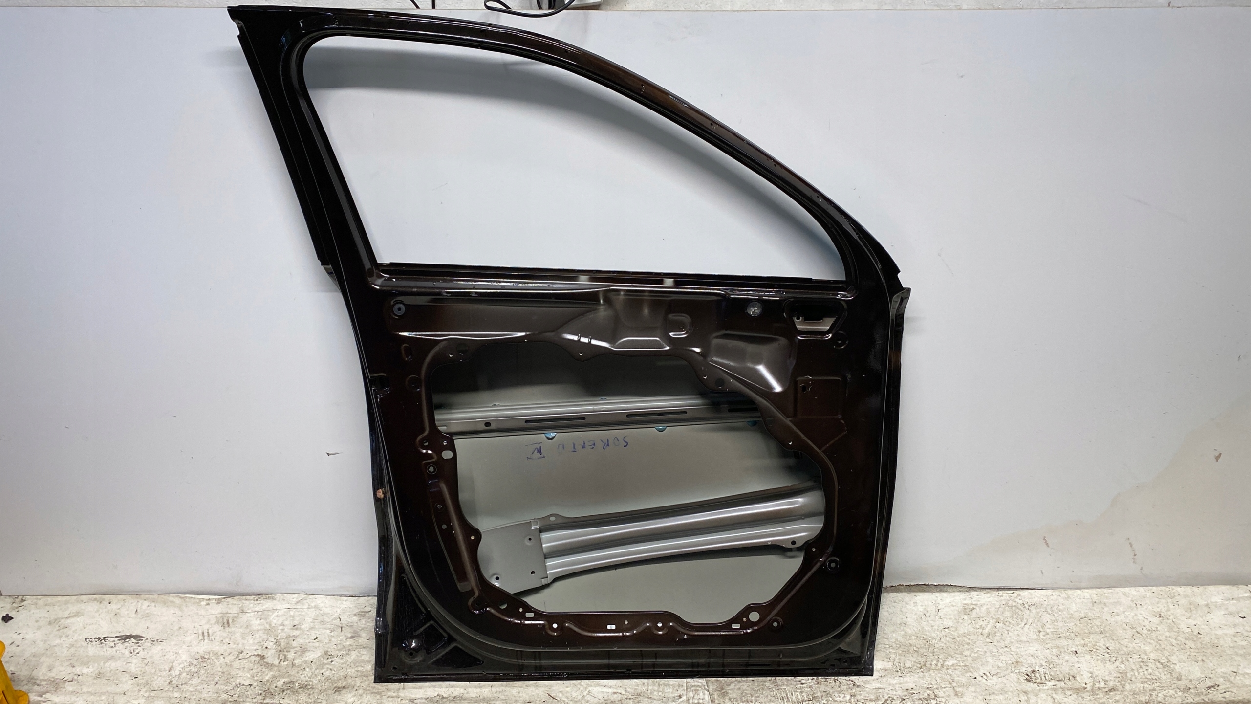 KIA SORENTO IV door left left front front 20-25