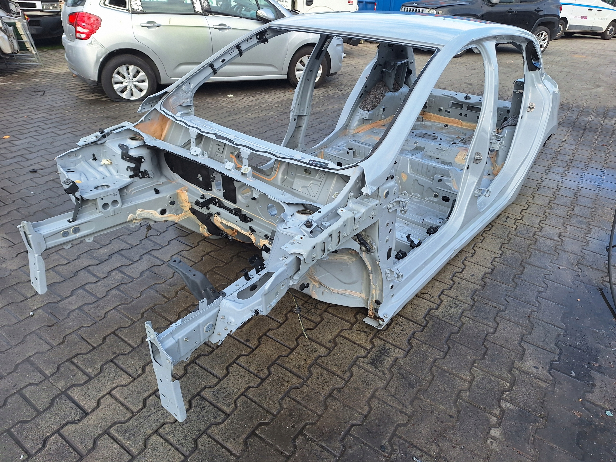 RENAULT CLIO 5 V B7 2019- TEKQJ left pillar front body quarter left