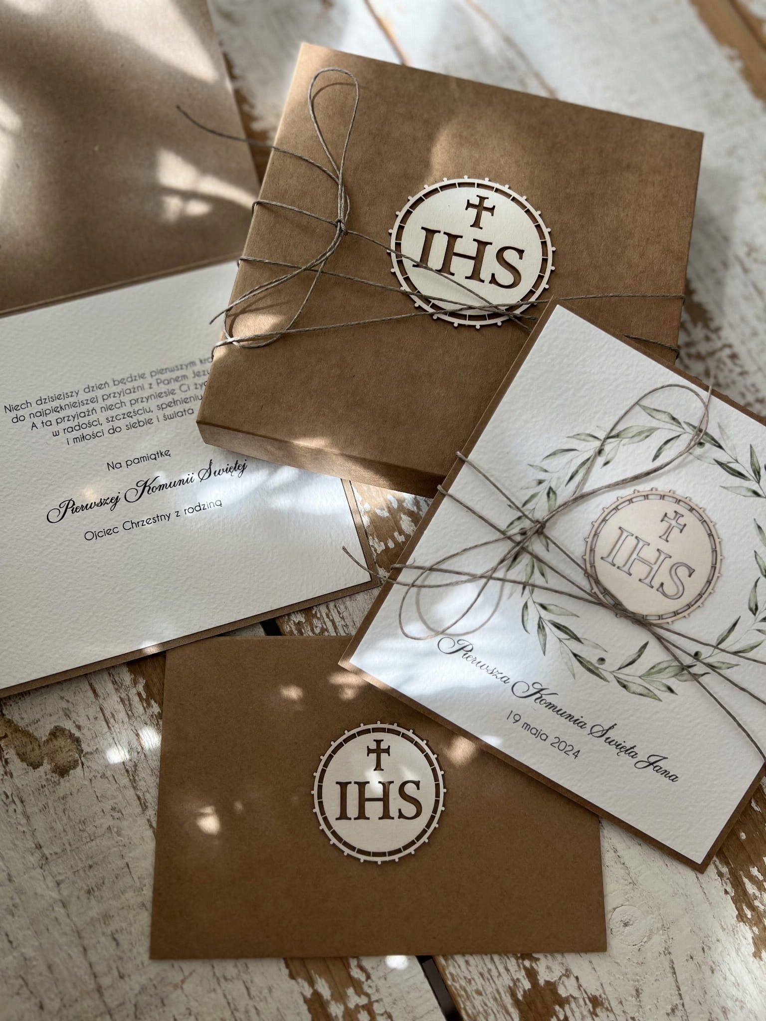 Personalizovaná ručně vyráběná společenská pohlednice suvenýr svatého přijímání přání