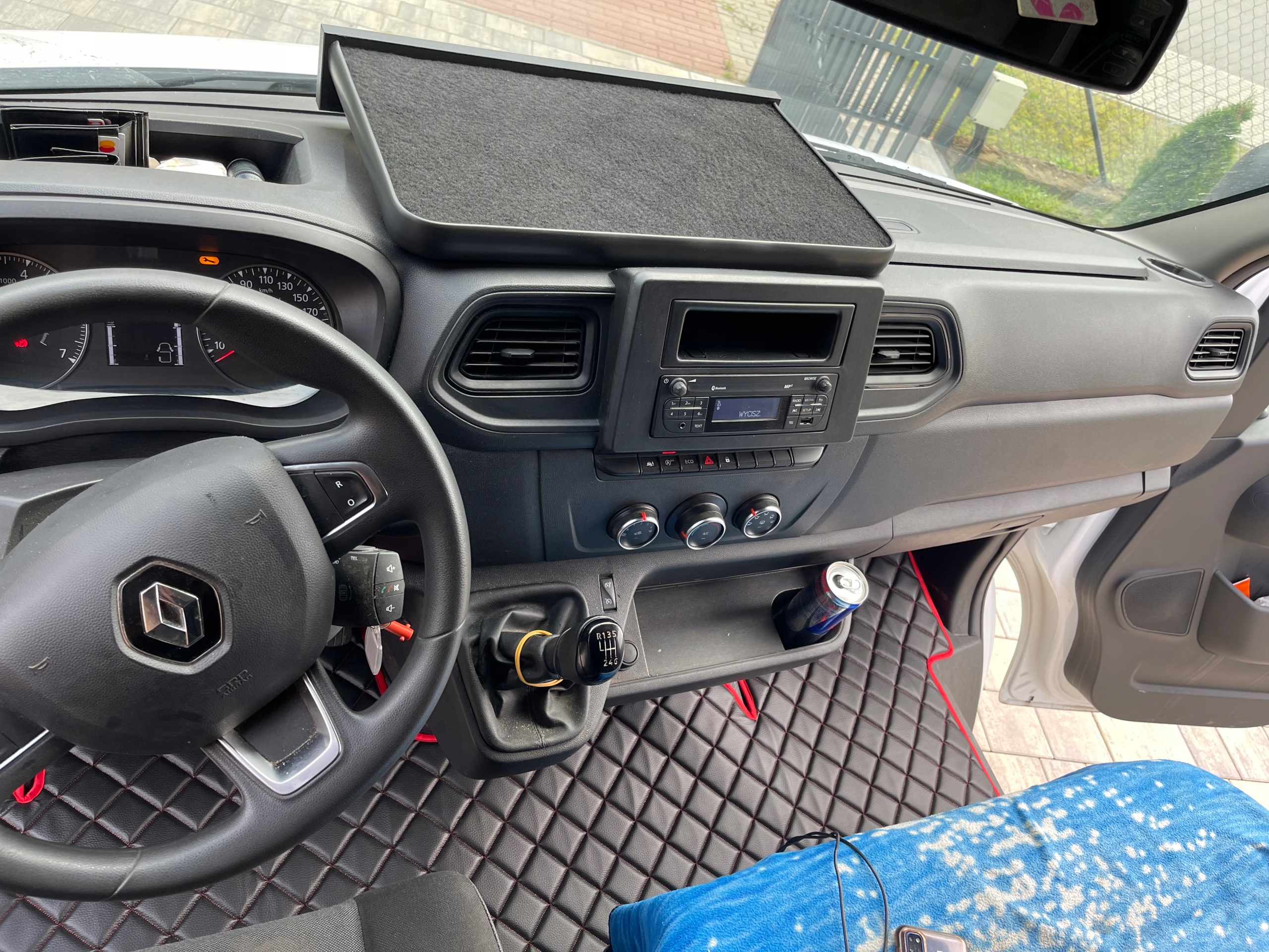 Police Stolek Bus Master Po Roce 2019 Movano Po Roce 2019