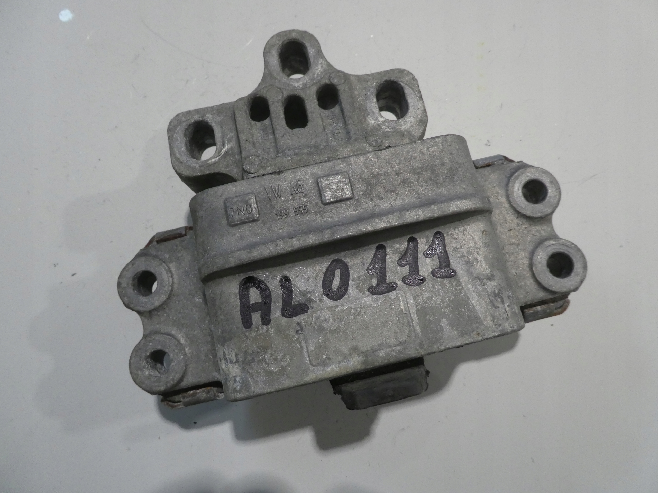 VW SHARAN 7N0 gearbox mount 7N0199555B