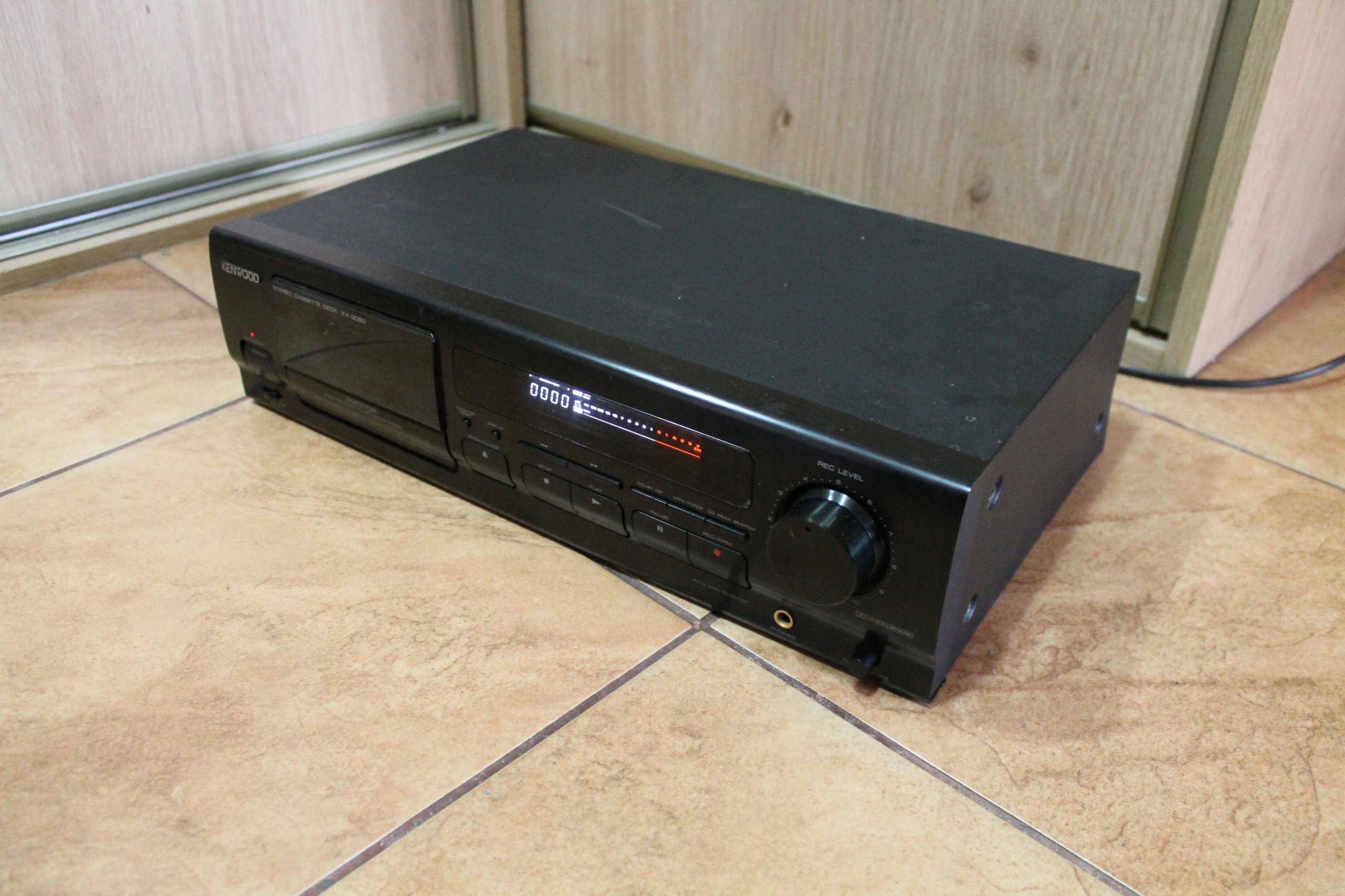 Magnetofon kasetowy Kenwood KX-3050 czarny