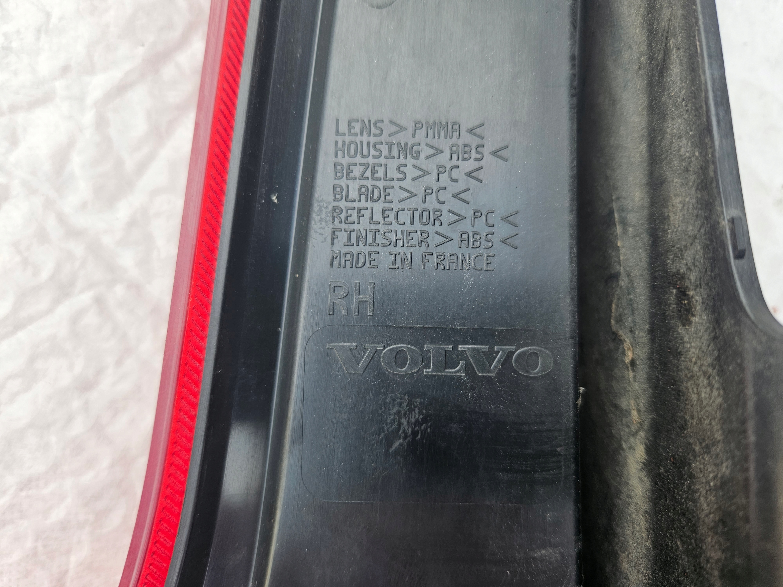 volvo V90 фонарь правый 31656782
