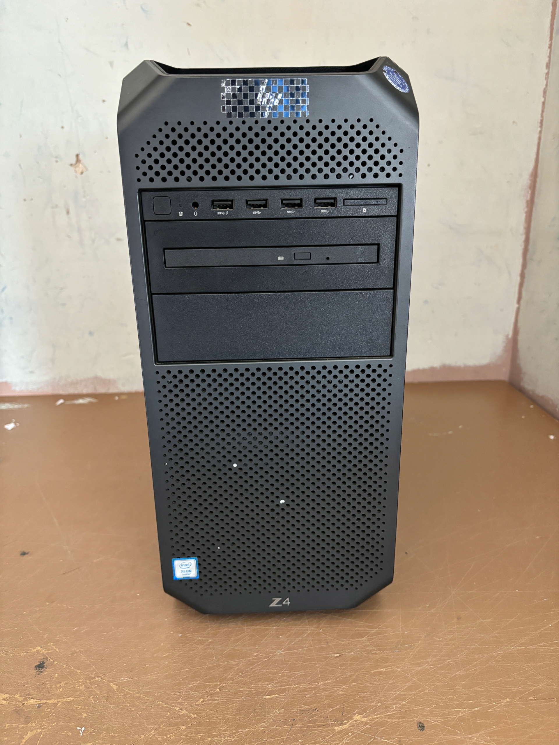 STACJA ROBOCZA HP Z4 XEON W-2125 / BRAK RAM / BRAK SSD / BRAK GRAFIKA Marka HP