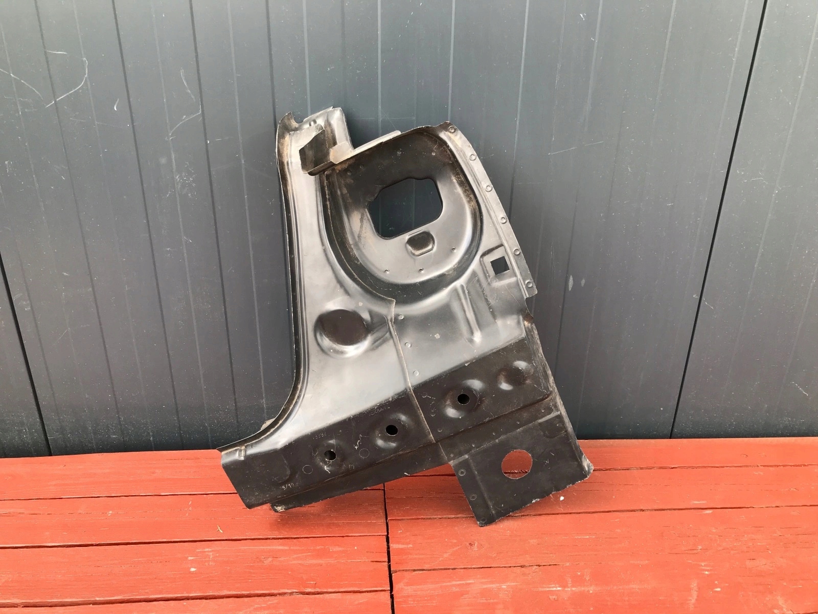 3C5813320 - Ремень усиление задний правый PASSAT B6 SEDAN 2005-