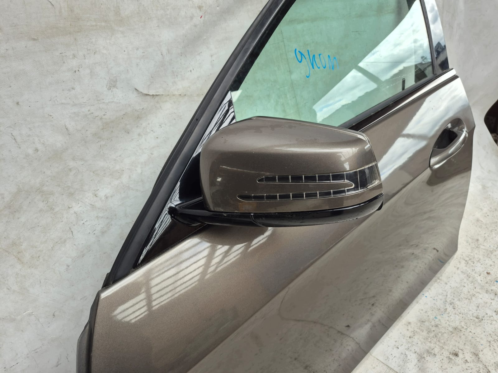 MERCEDES E KLASA W212 09- door left front front LAK.963