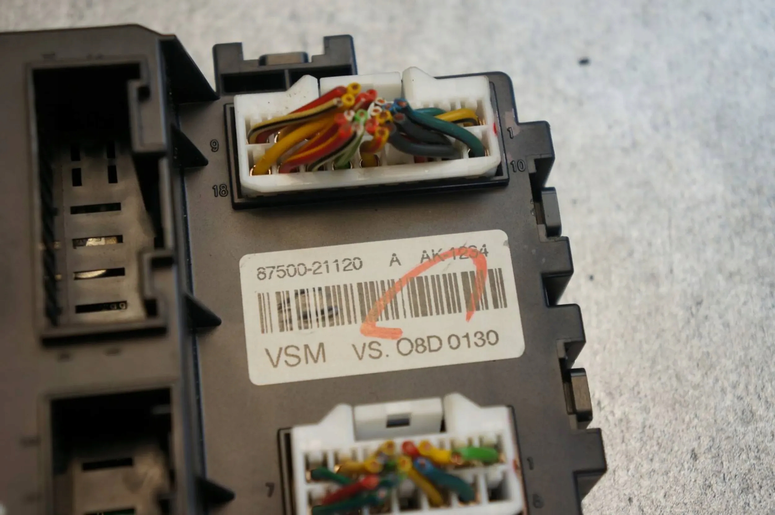 MODUŁ STEROWNIK ŚWIATEŁ SsangYong Rodius II 87500-21120 Typ samochodu 4x4/SUV