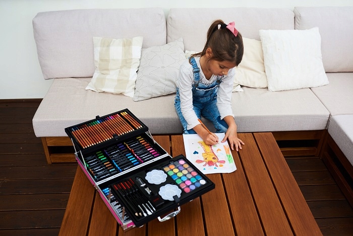 DUŻY ZESTAW ARTYSTYCZNY DLA DZIEWCZYNEK WALIZKA SZKOLNY GRATIS KOLOROWANKA Płeć chłopcy dziewczynki