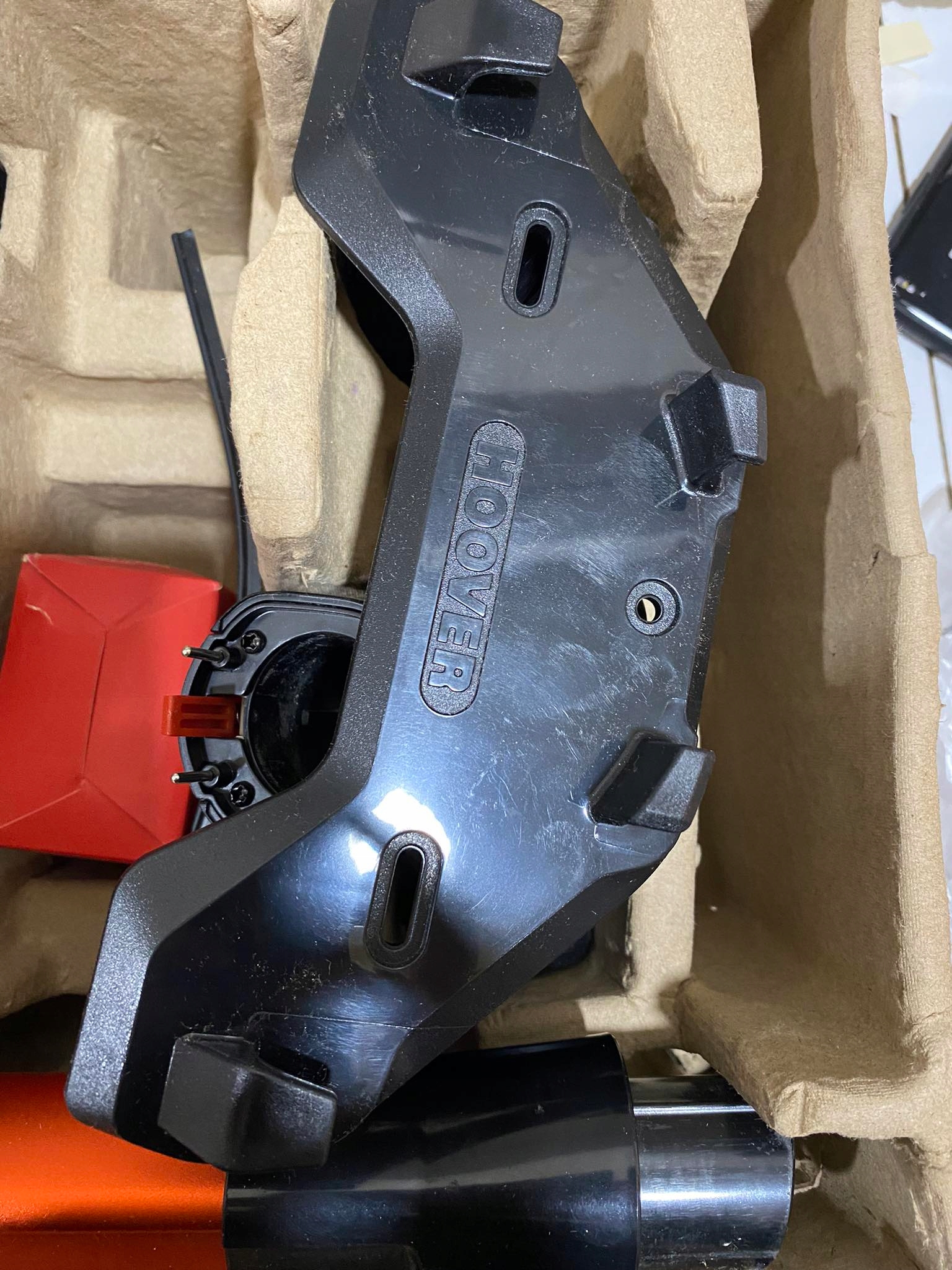 Odkurzacz akumulatorowy HOOVER Kolor dominujący czarny