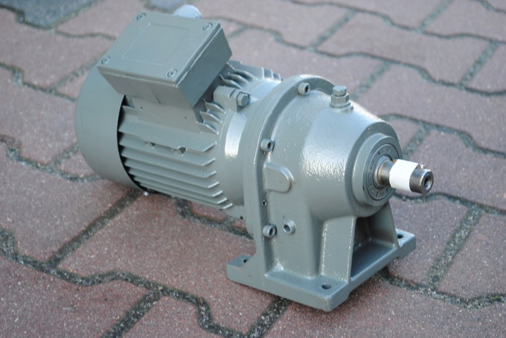 Motoreduktor 0.37kw. 64obr./min.. Cebeha