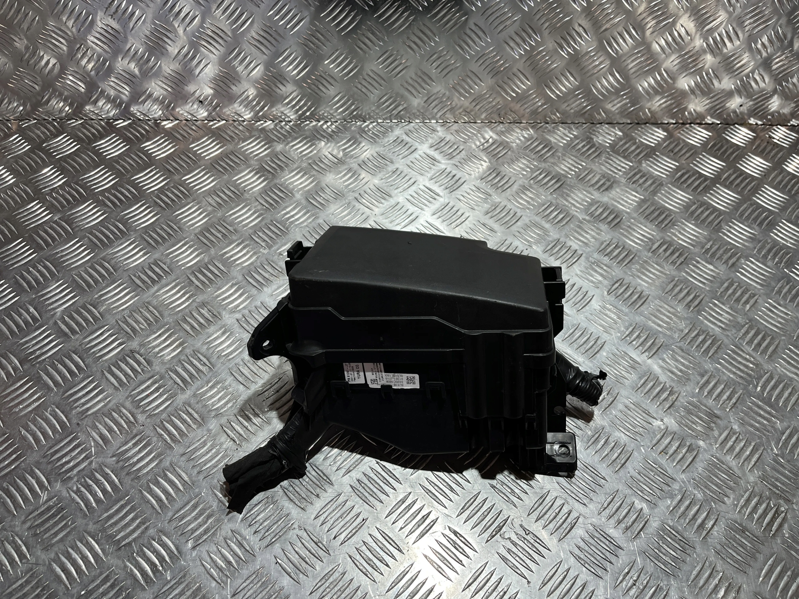 корпус блока предохранителей kia XCEED 19-