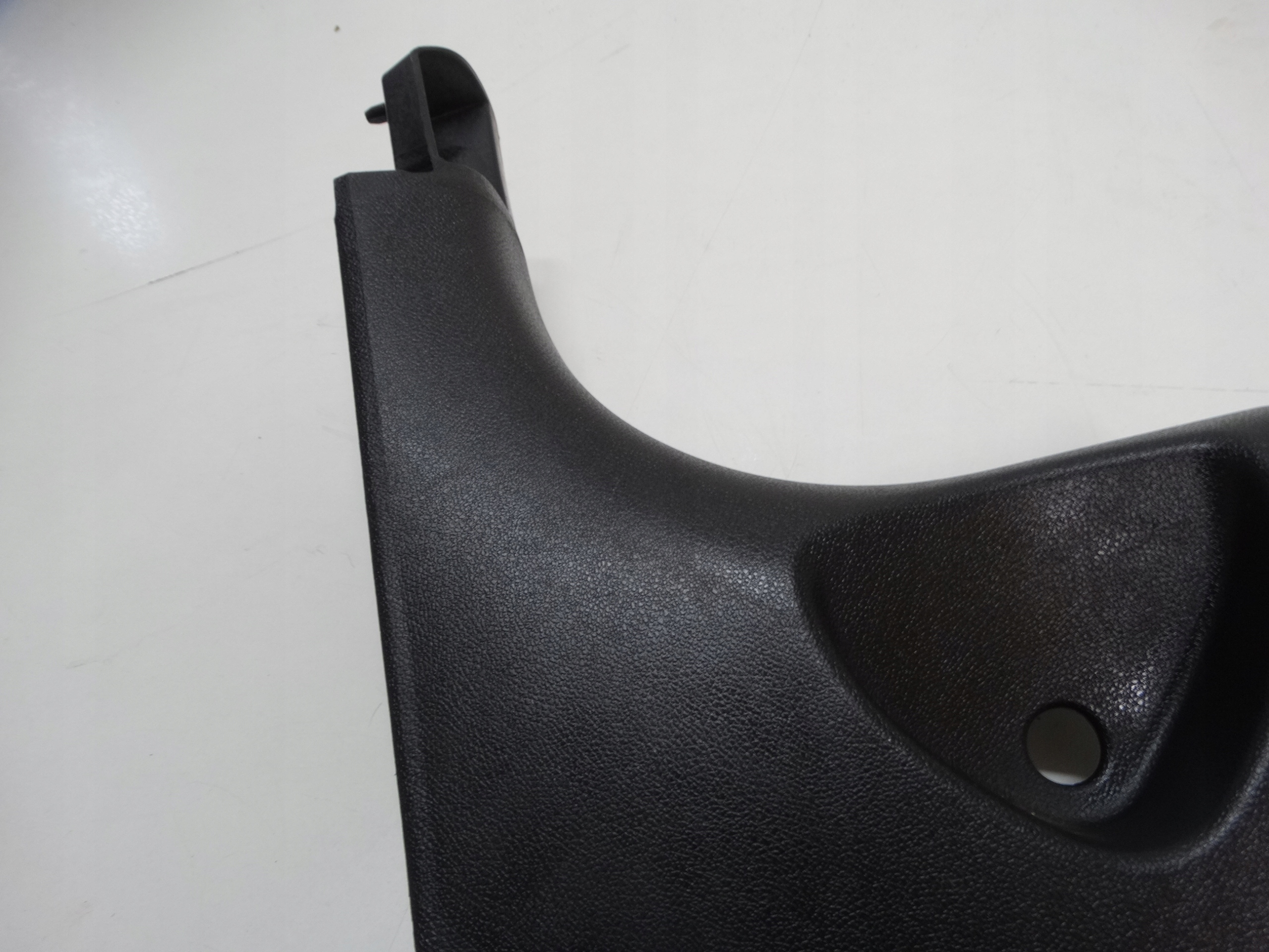 cap of the threshold left RENAULT LAGUNA III 768370001R