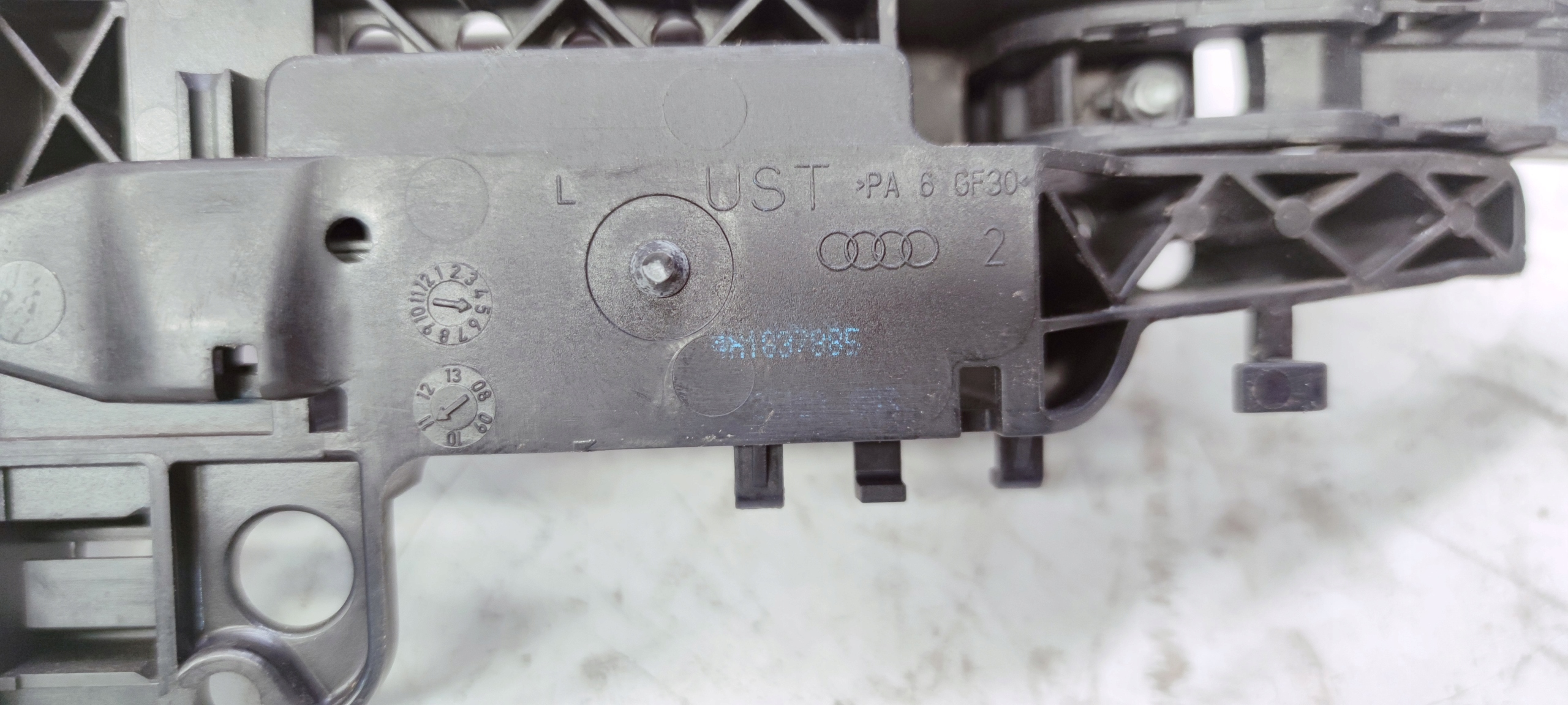 handle left front AUDI A6 A7 A8 4H1837885 LY9B