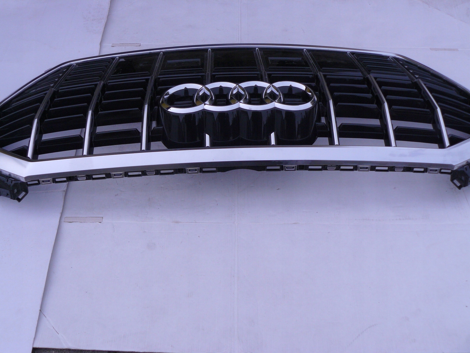 Audi OE 83A853651B 83A853651C решетка радиатора