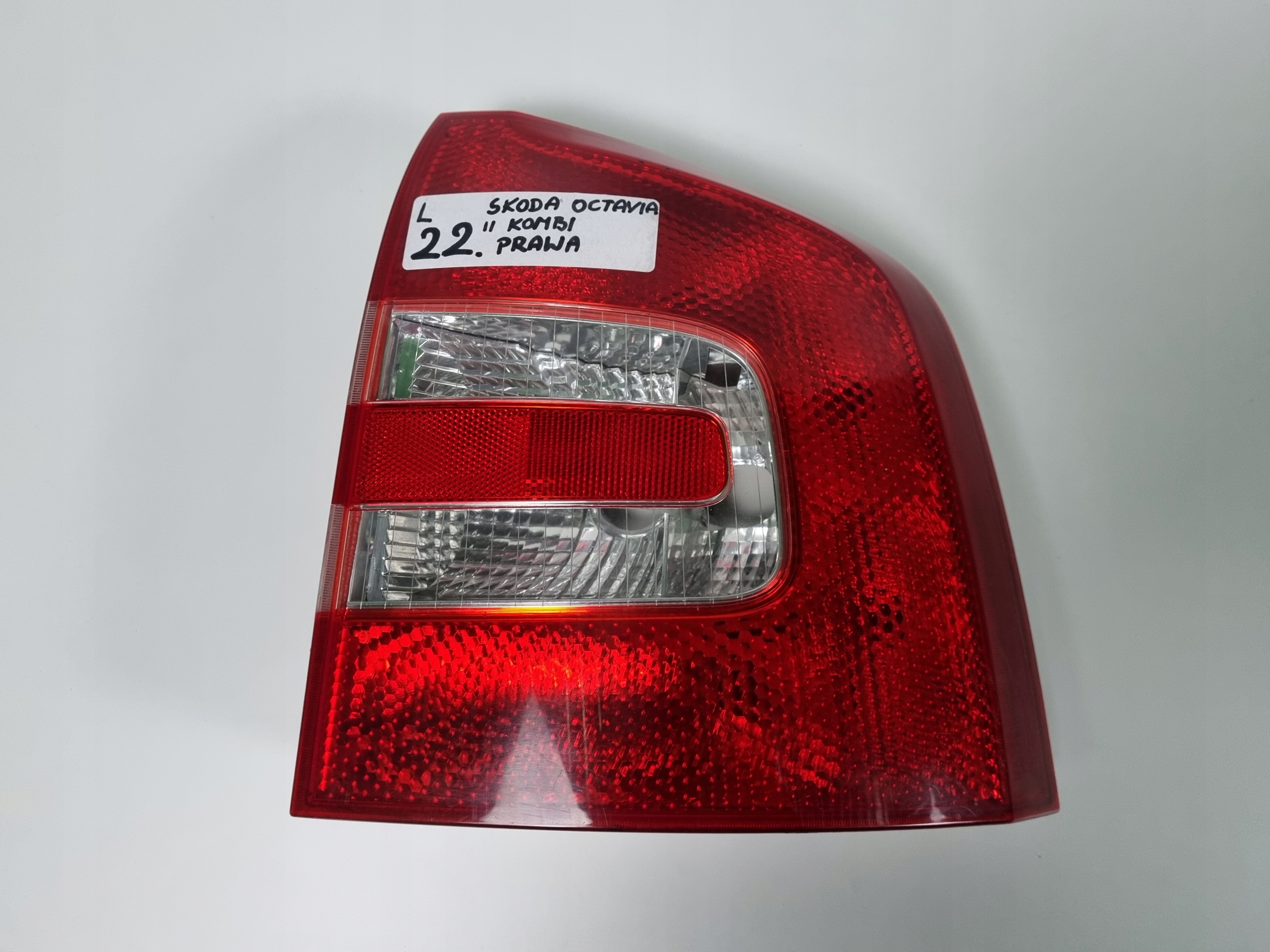 SKODA OCTAVIA II KOMBI 1Z9 LAMPA PRAWA TYŁ TYLNA