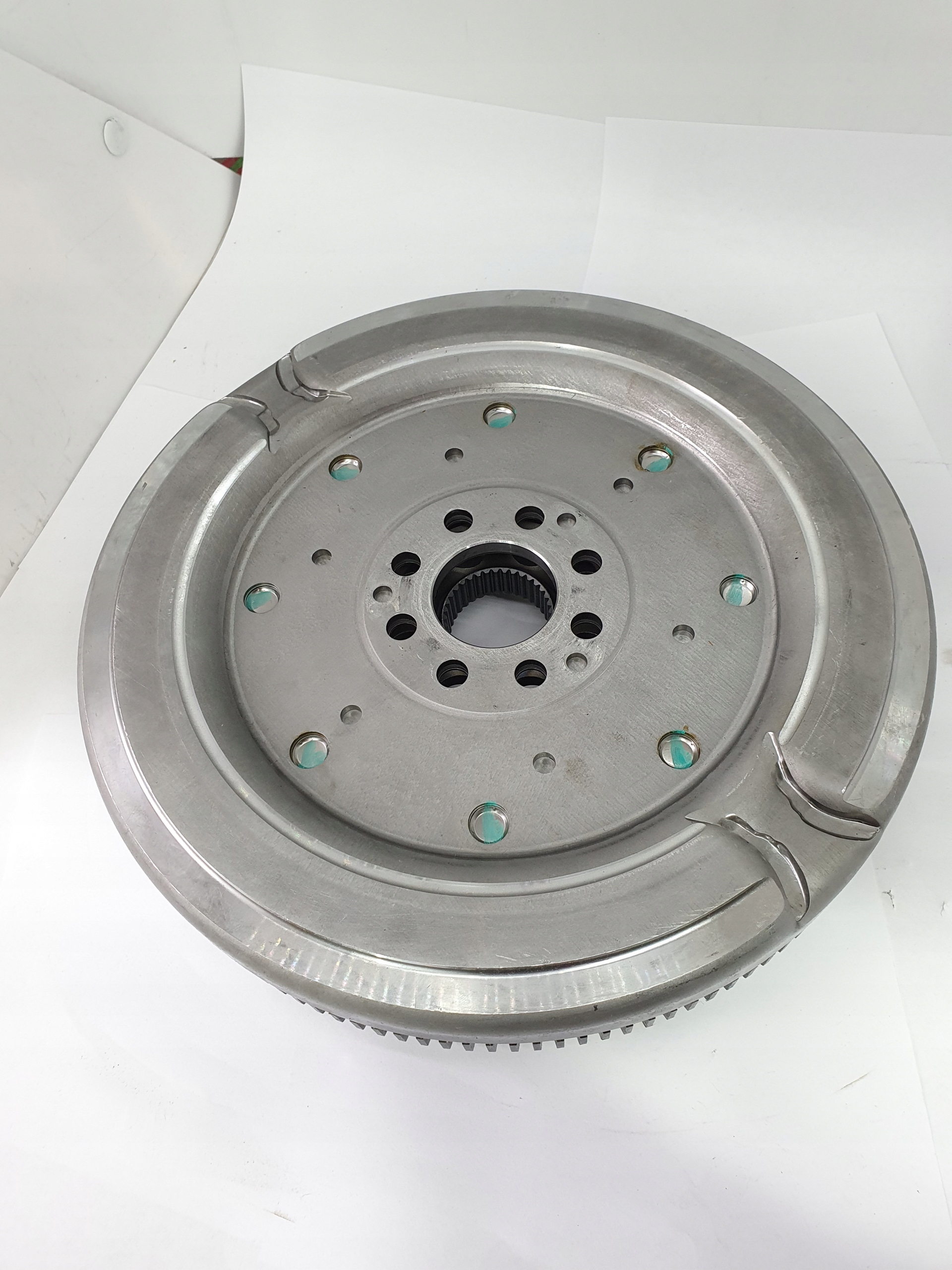 KOŁO DWUMASOWE VALEO OCTAVIA II SUPERB II GOLF VI PASSAT B6 SCIROCCO A3 TT EAN (GTIN) 3276428362083