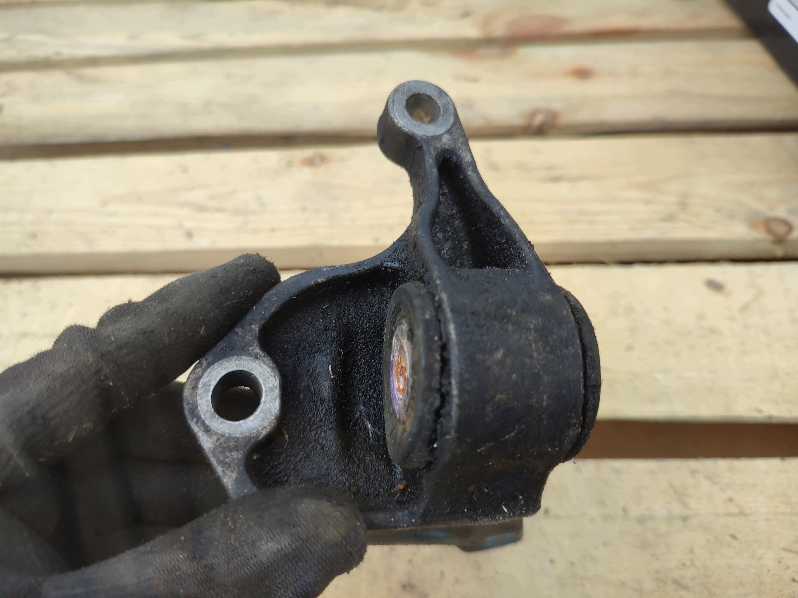 FORD FOCUS MK2 1.6 TDC engine mount holder 3M51-6P093