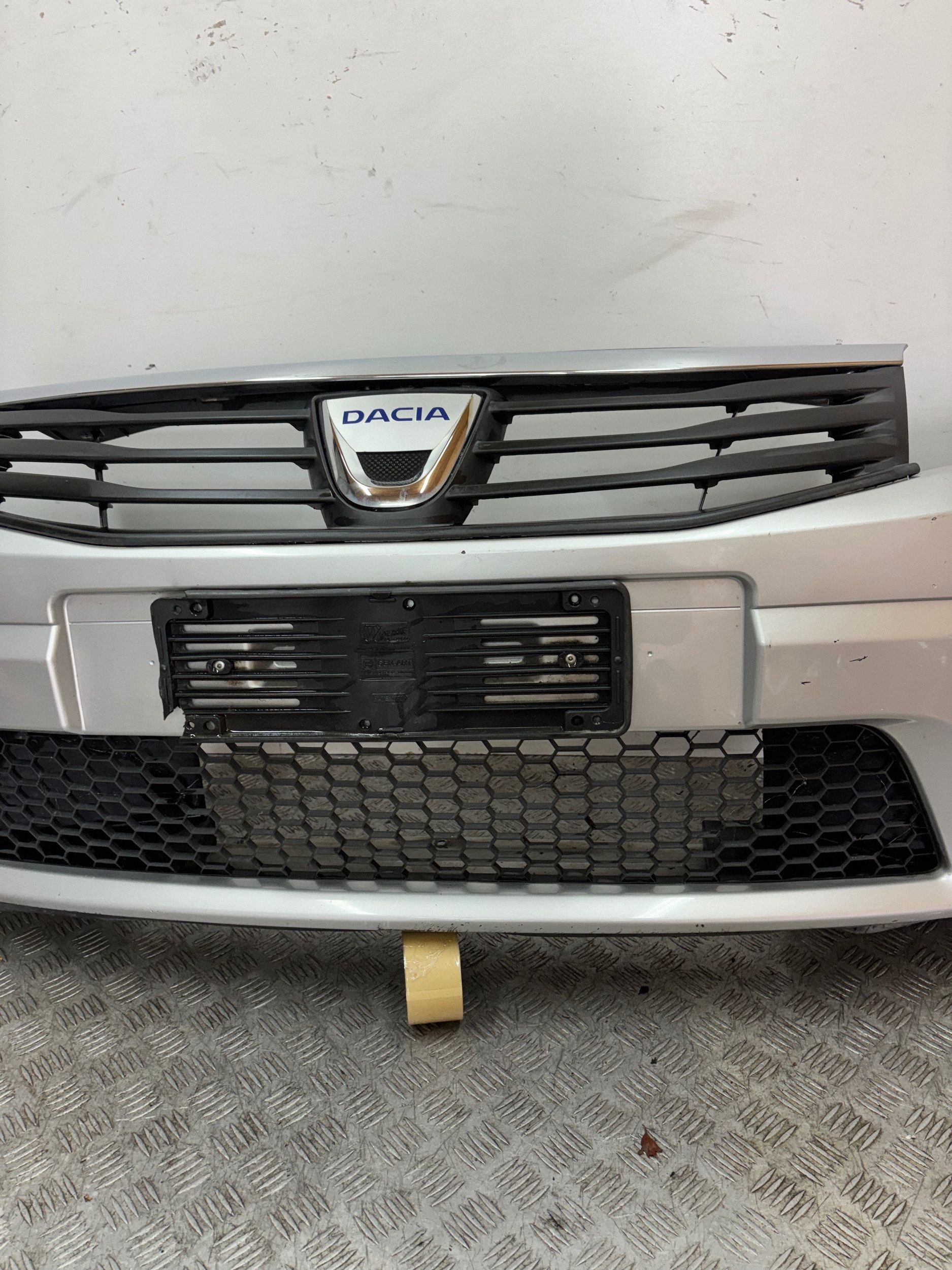 bumper front front DACIA SANDERO and 08