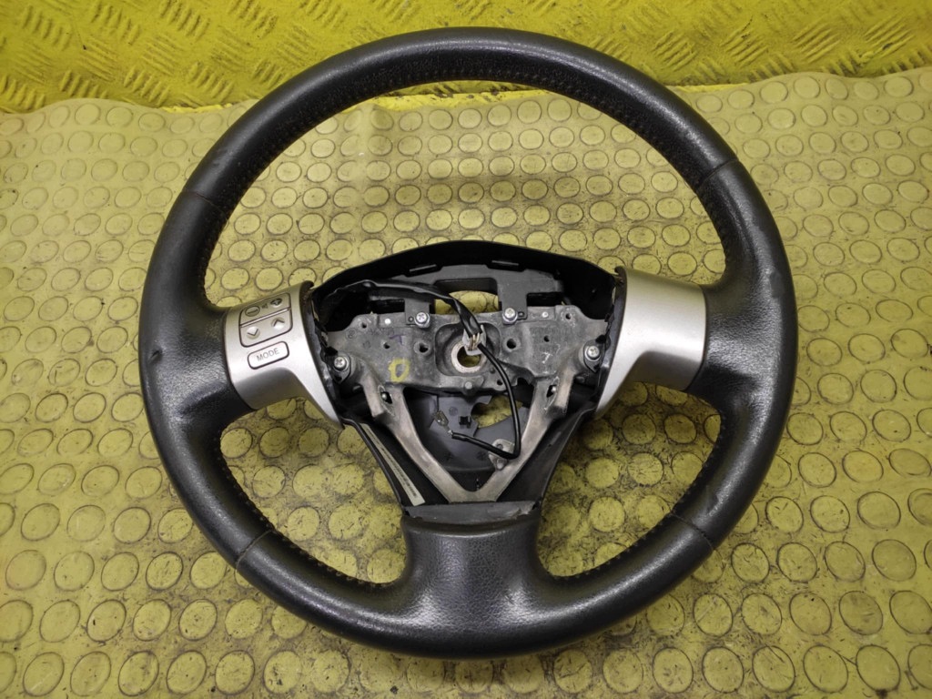 TOYOTA AURIS volante