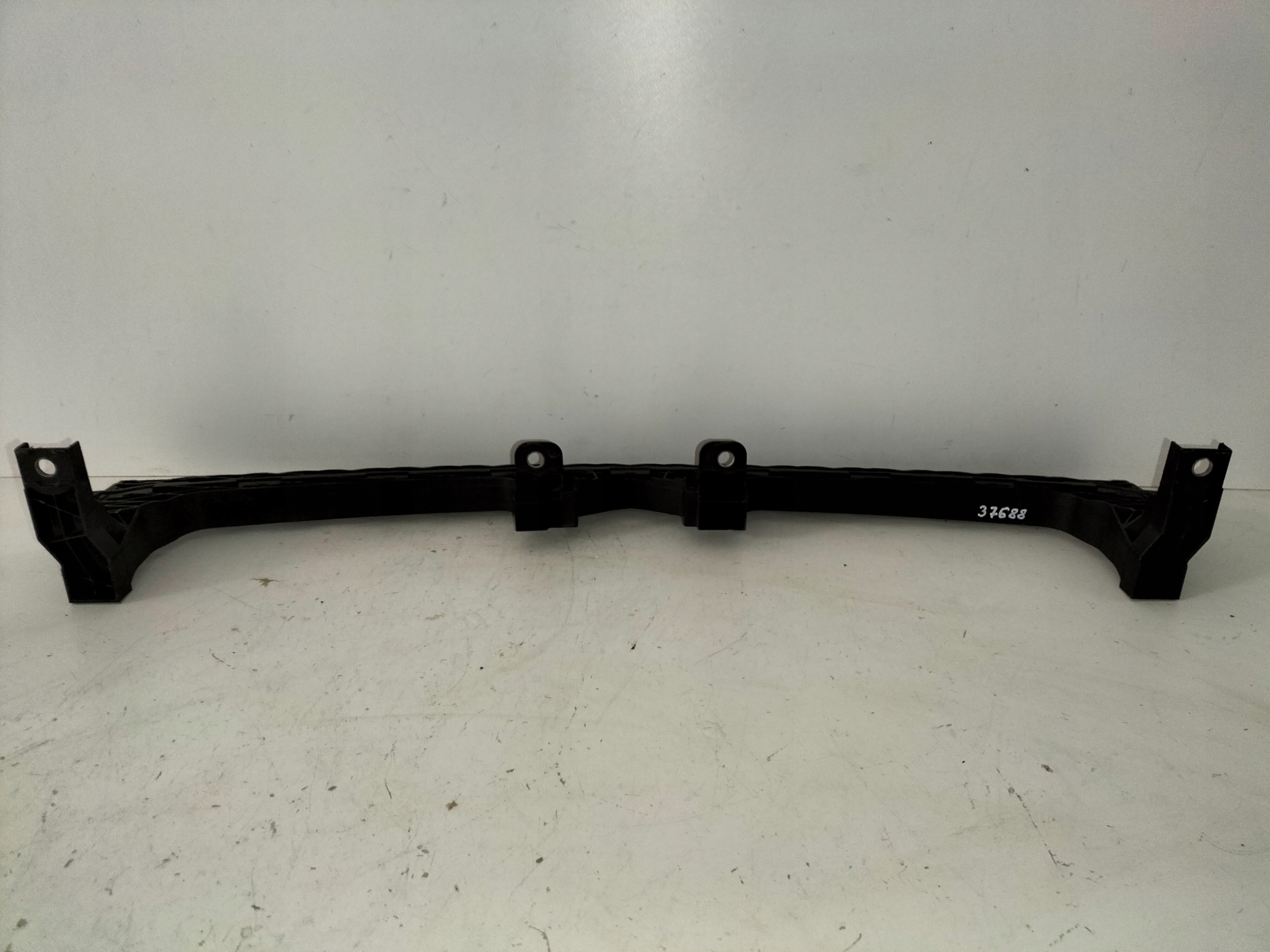bumper bracket front console central grille VW PASSAT B7 10-14
