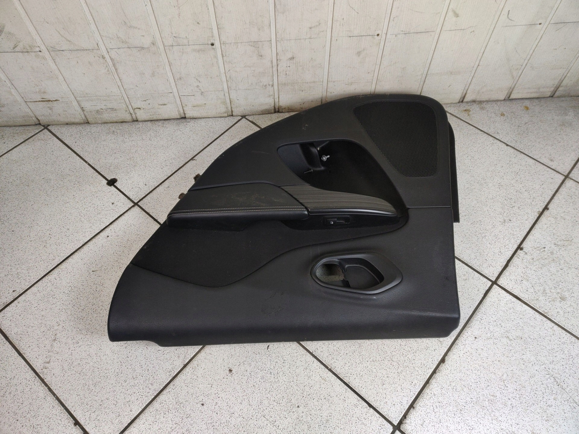 side door right side Jeep Cherokee 5 2014 2430409AB