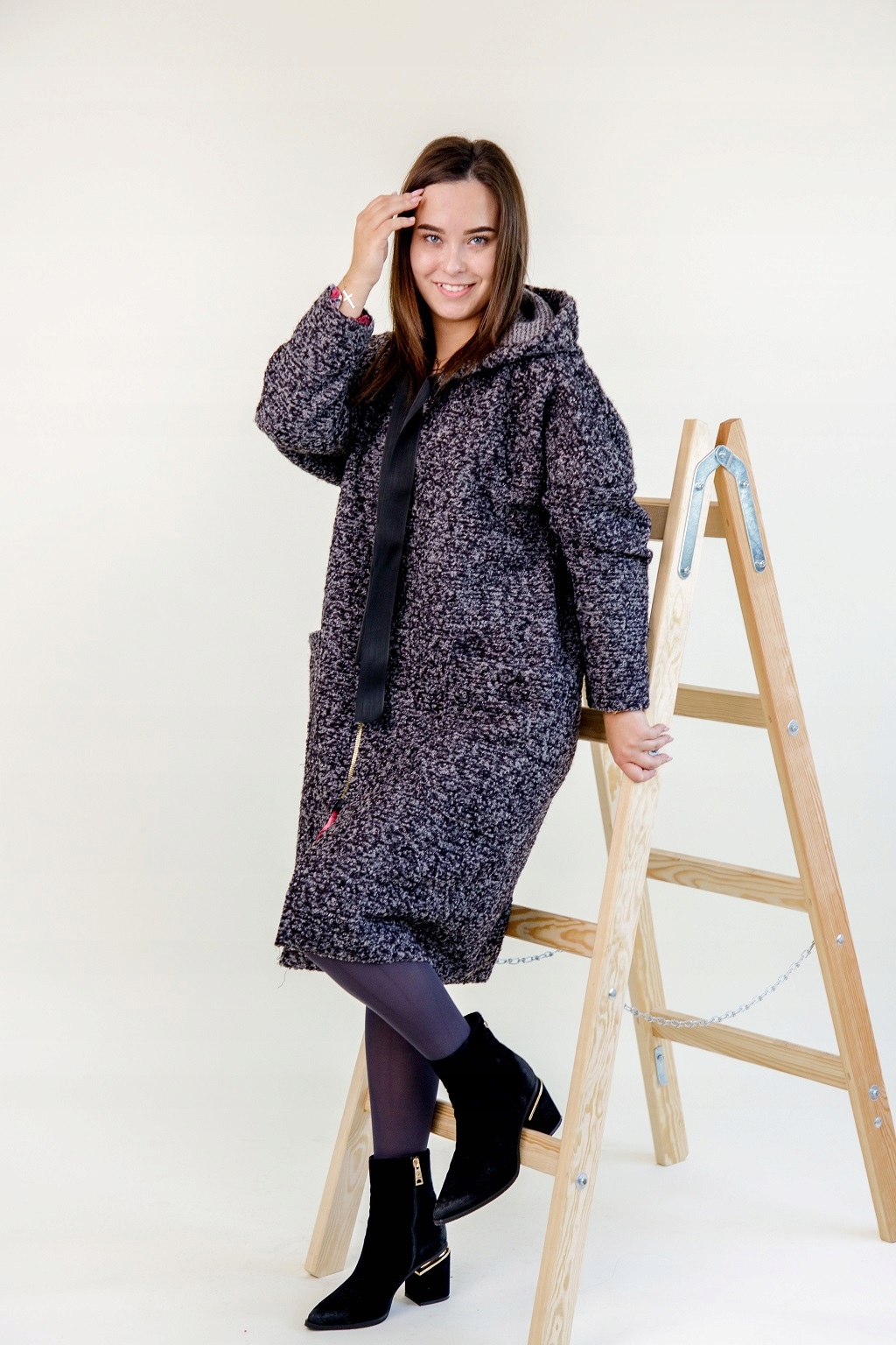 MODNY SPORTOWY JESIENNY PŁASZCZ DAMSKI KOLORY 5XL Waga produktu z opakowaniem jednostkowym 1.1 kg