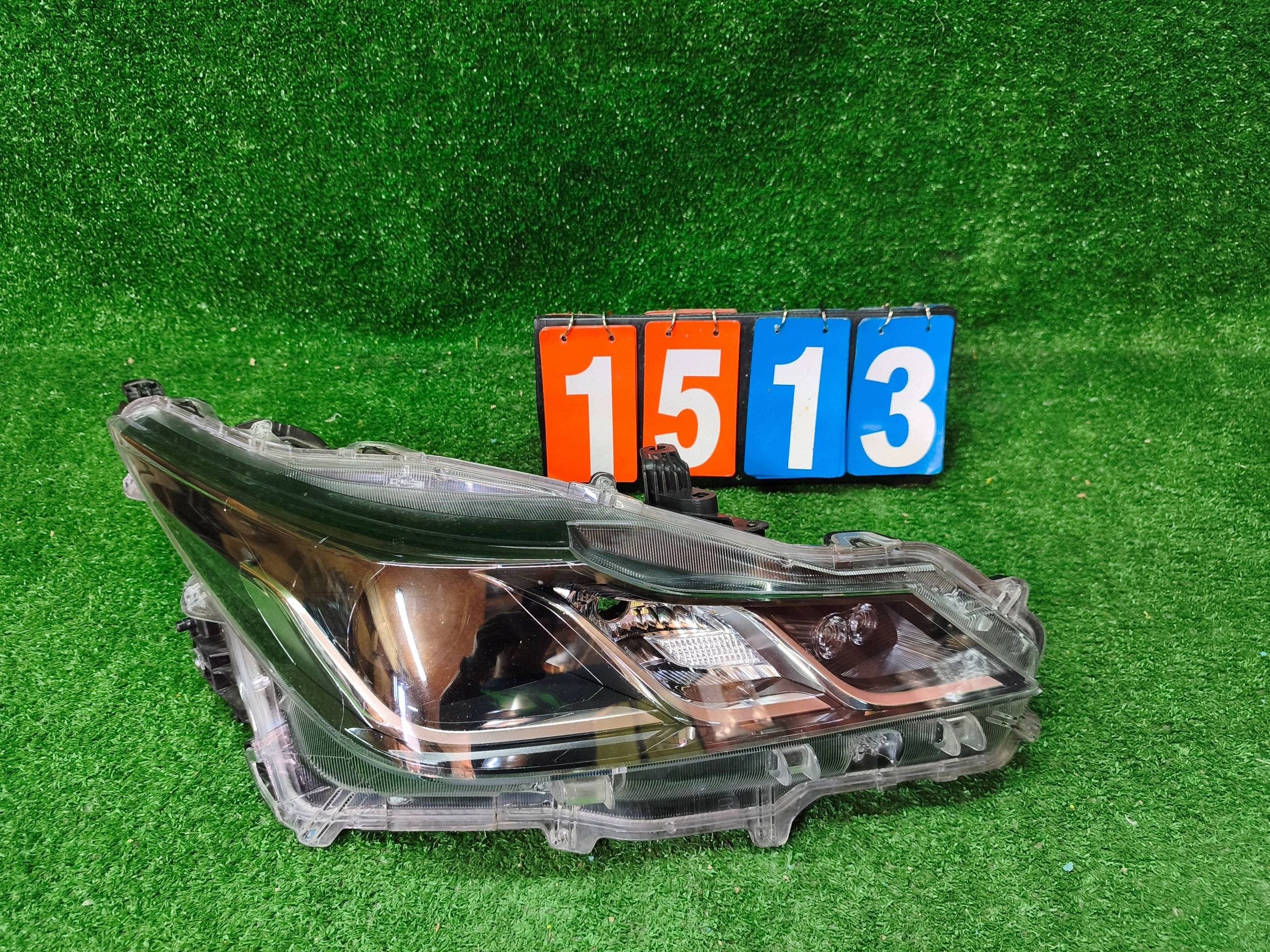 REFLEKTOR right front TOYOTA COROLLA E21 sedan LED NR.1513