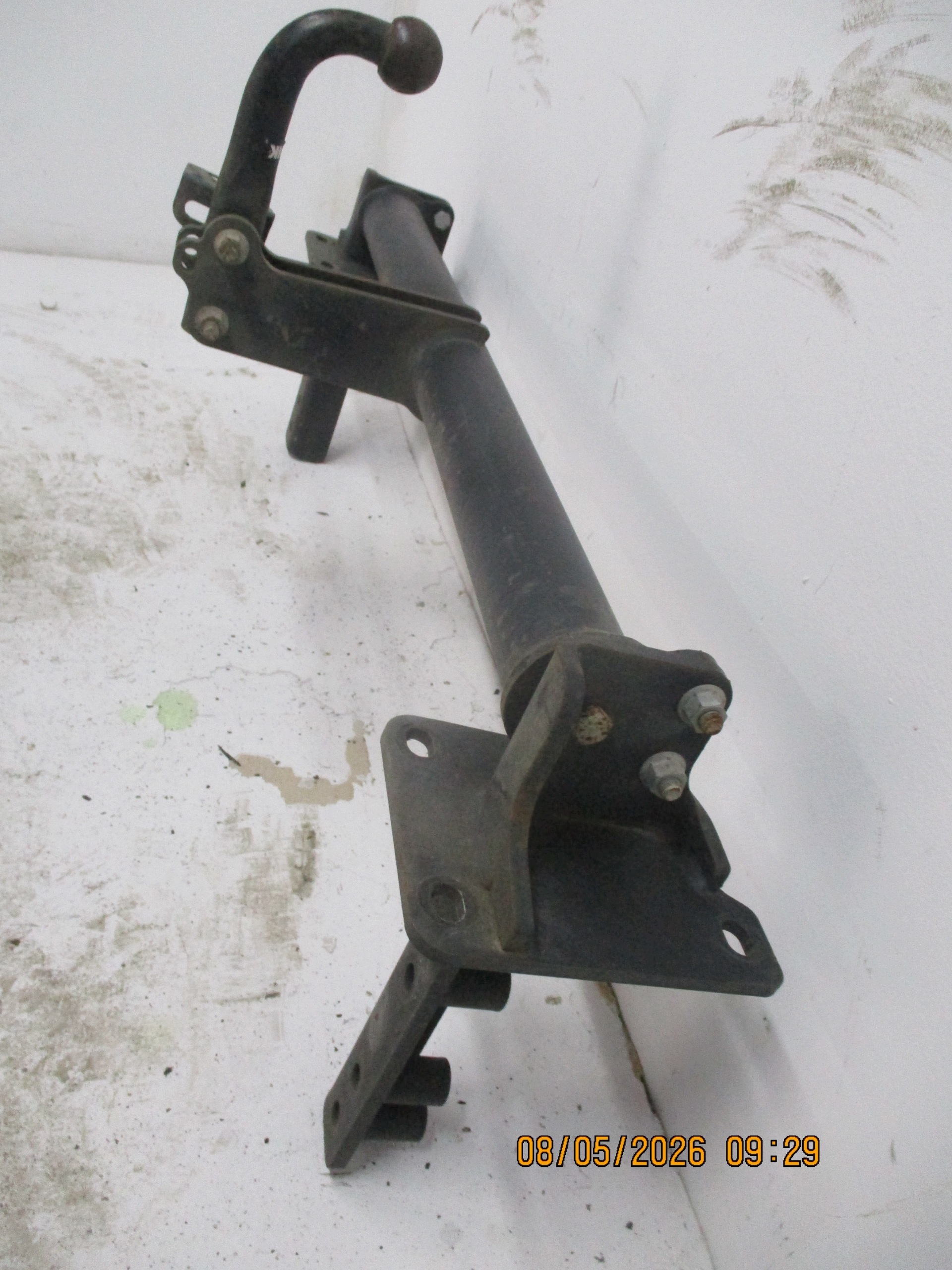 bumper support towing JAGUAR F PACE