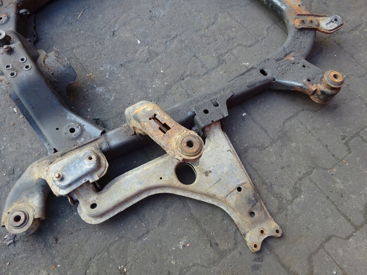 Wozek sanki trawers OPEL ASTRA H III 1 6 B 06r Engine Type Gasoline