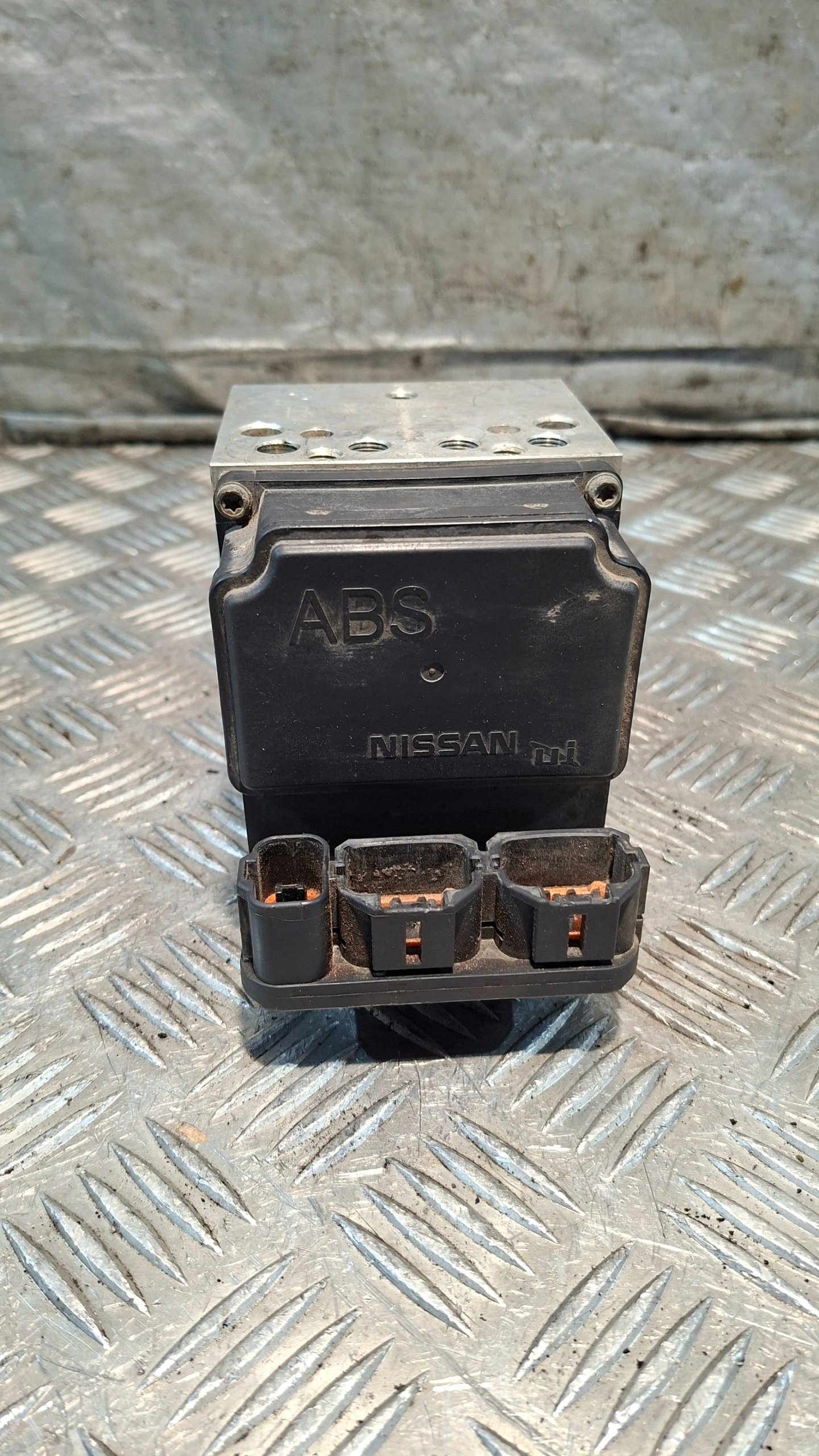 pump ABS NISSAN X-TRAIL T30 2.0B