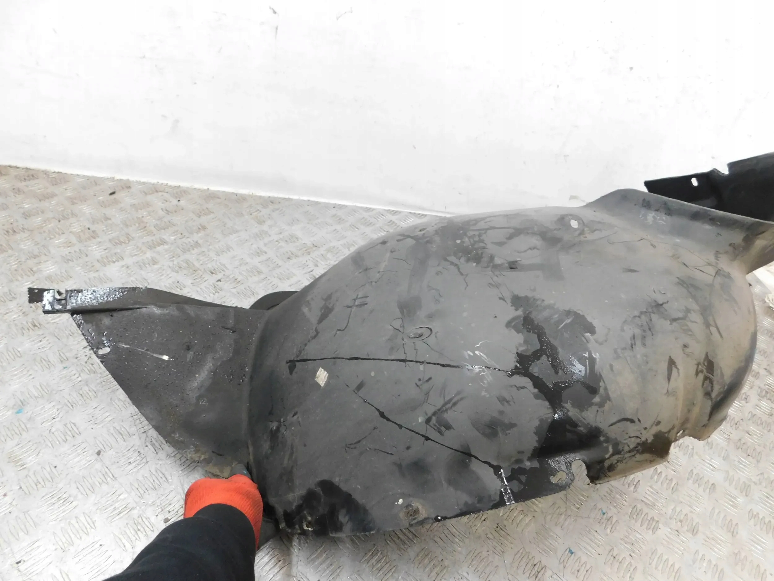 mudguard front front left VW POLO 6Q