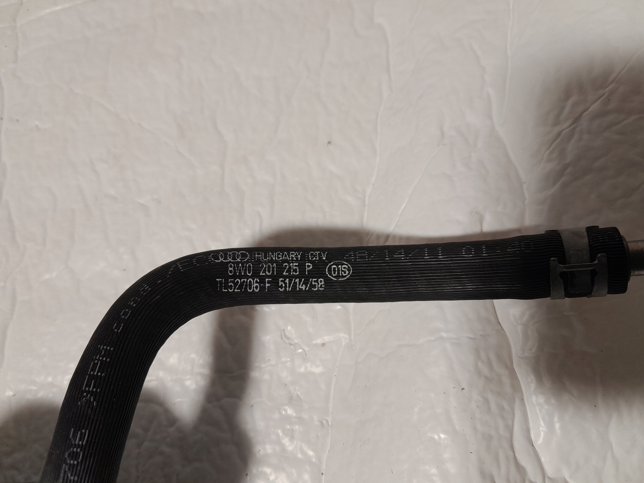 AUDI A4 B9 hose fuel line 06L133986B 8W0201215P