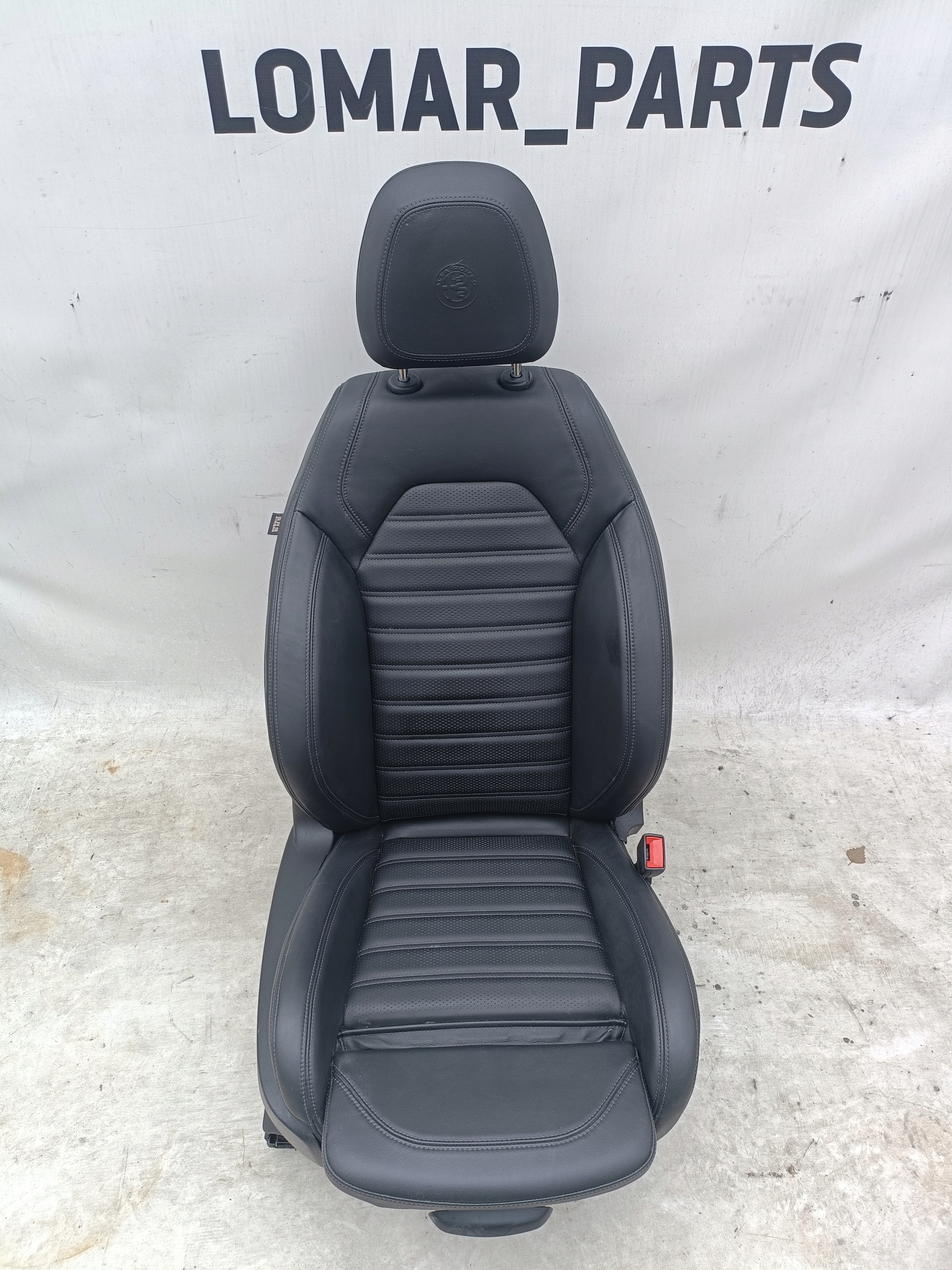 ALFA ROMEO STELVIO кресло пассажира