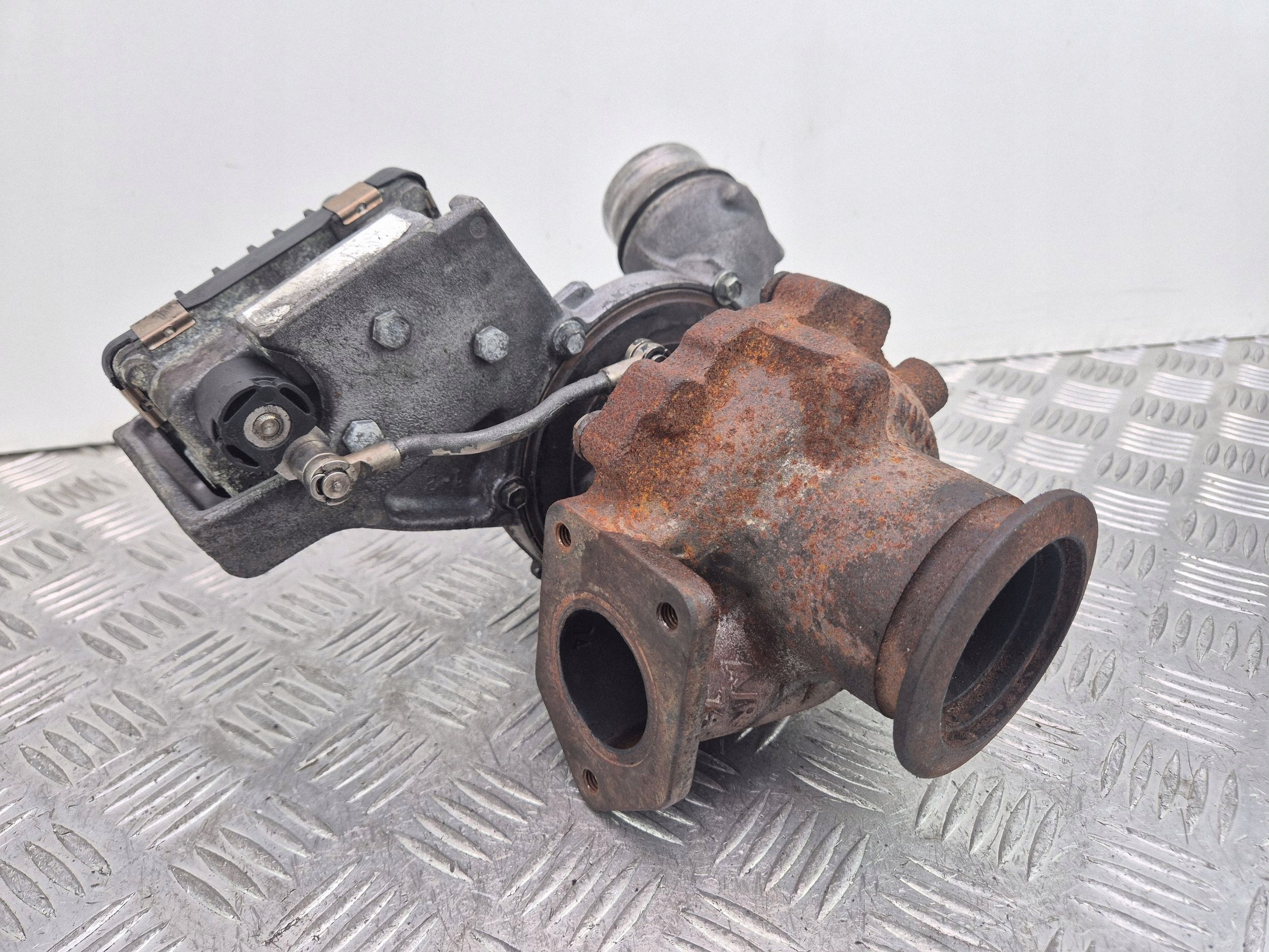 BMW 3 E90 E91 320d turbo 7800594 N47D20A