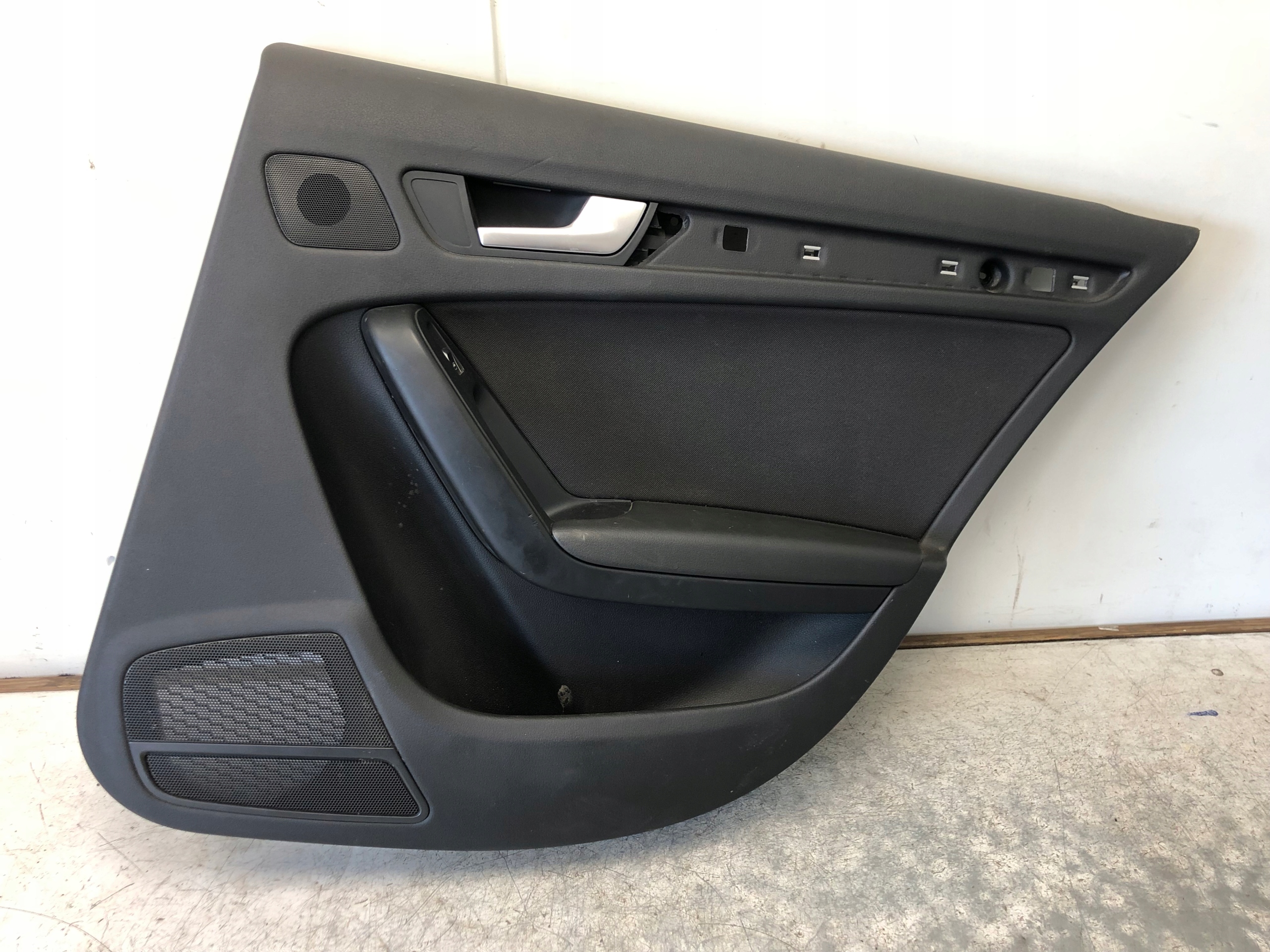side door right rear part AUDI A4 B8 8K0867306