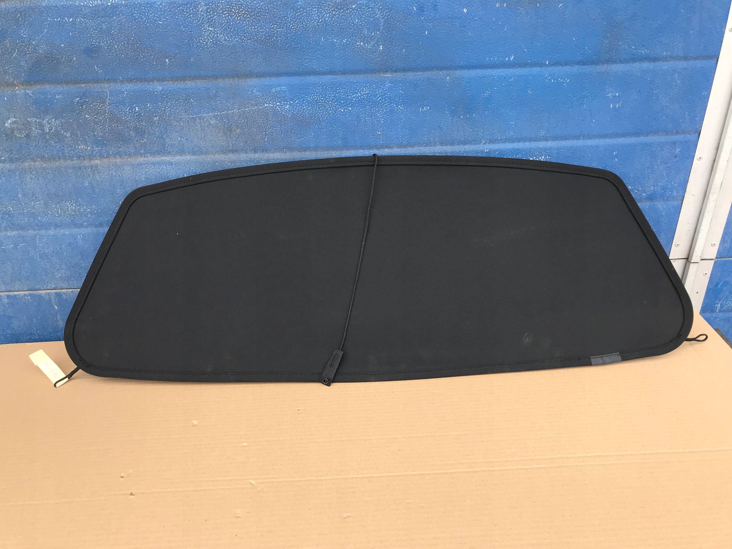 ROLETA BAGAŻNIKA TOYOTA YARIS IV GR 21-23