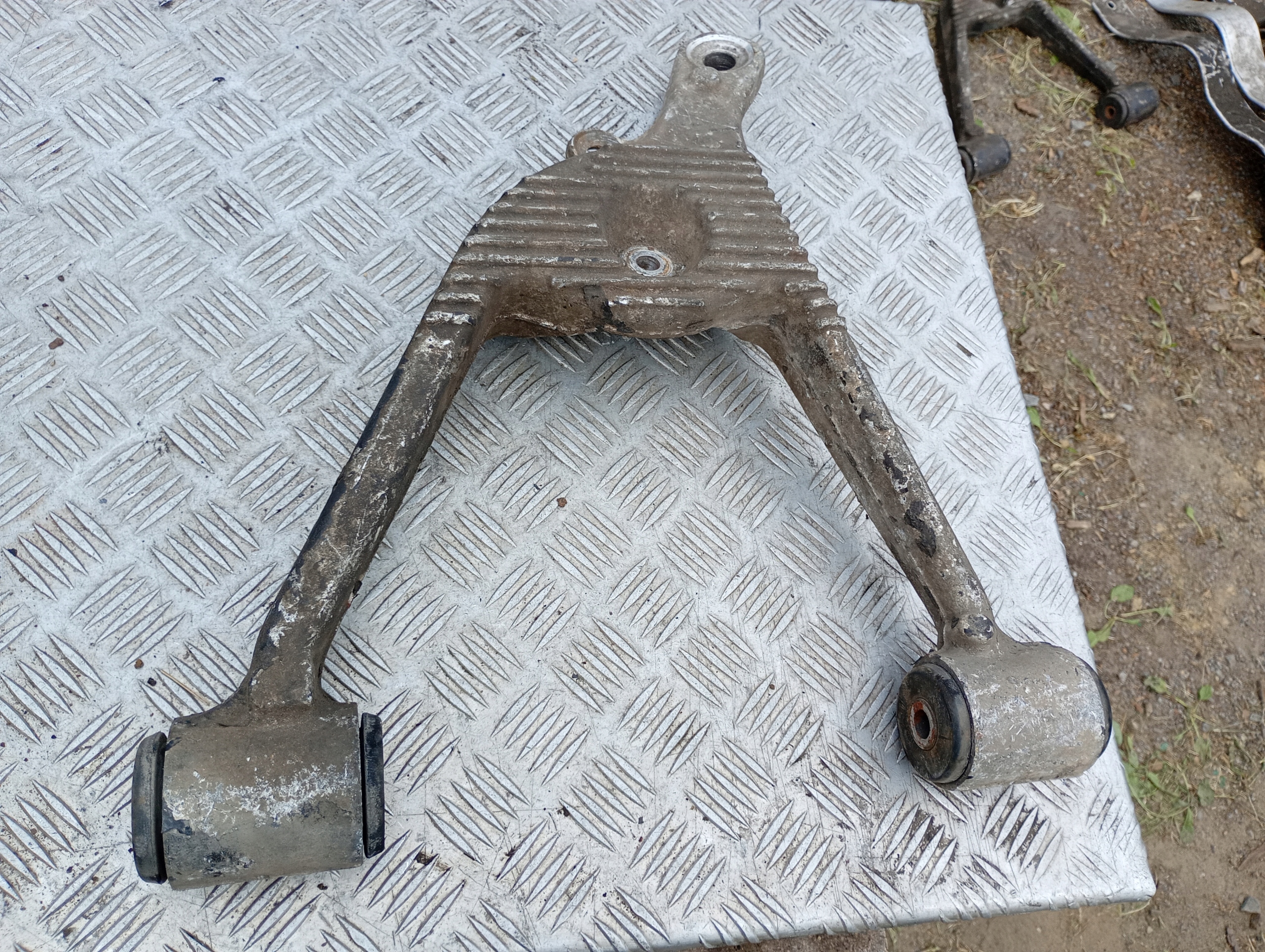 MERCEDES W163 Querlenker links oder rechts heck A1633501006